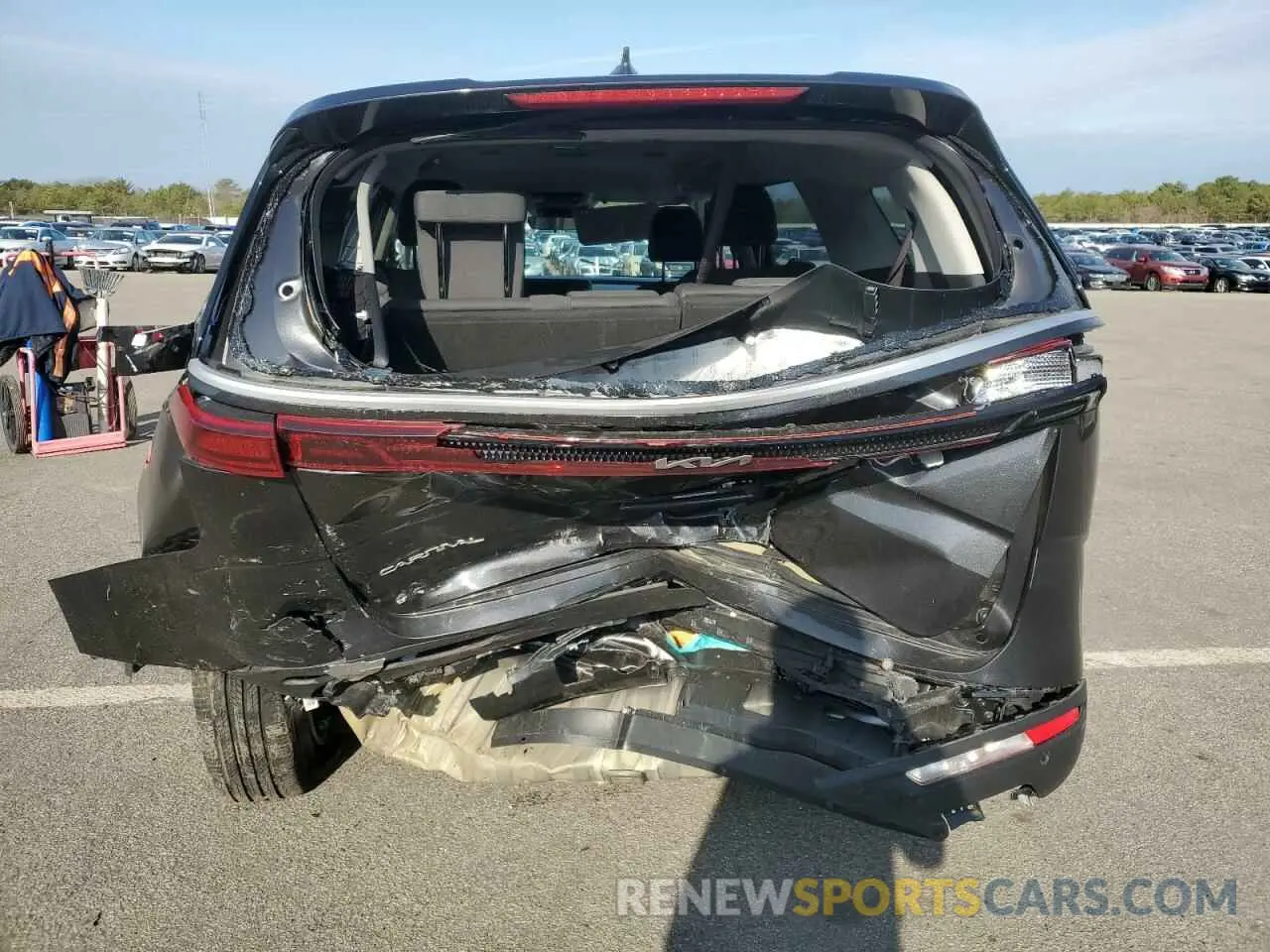 6 Photograph of a damaged car KNDNB4H37P6258786 KIA CARNIVAL L 2023