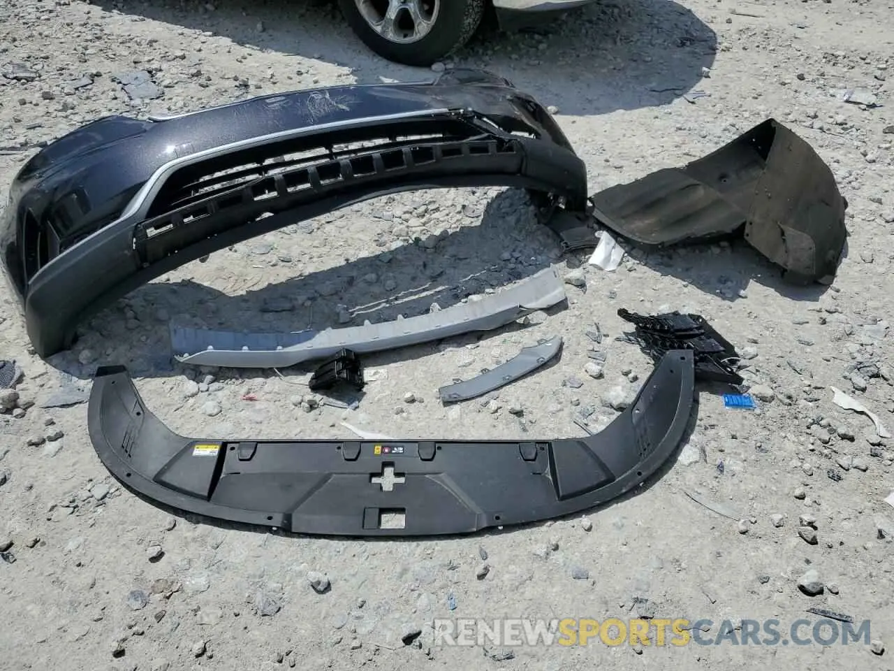 13 Photograph of a damaged car KNDNB4H38P6198338 KIA CARNIVAL L 2023