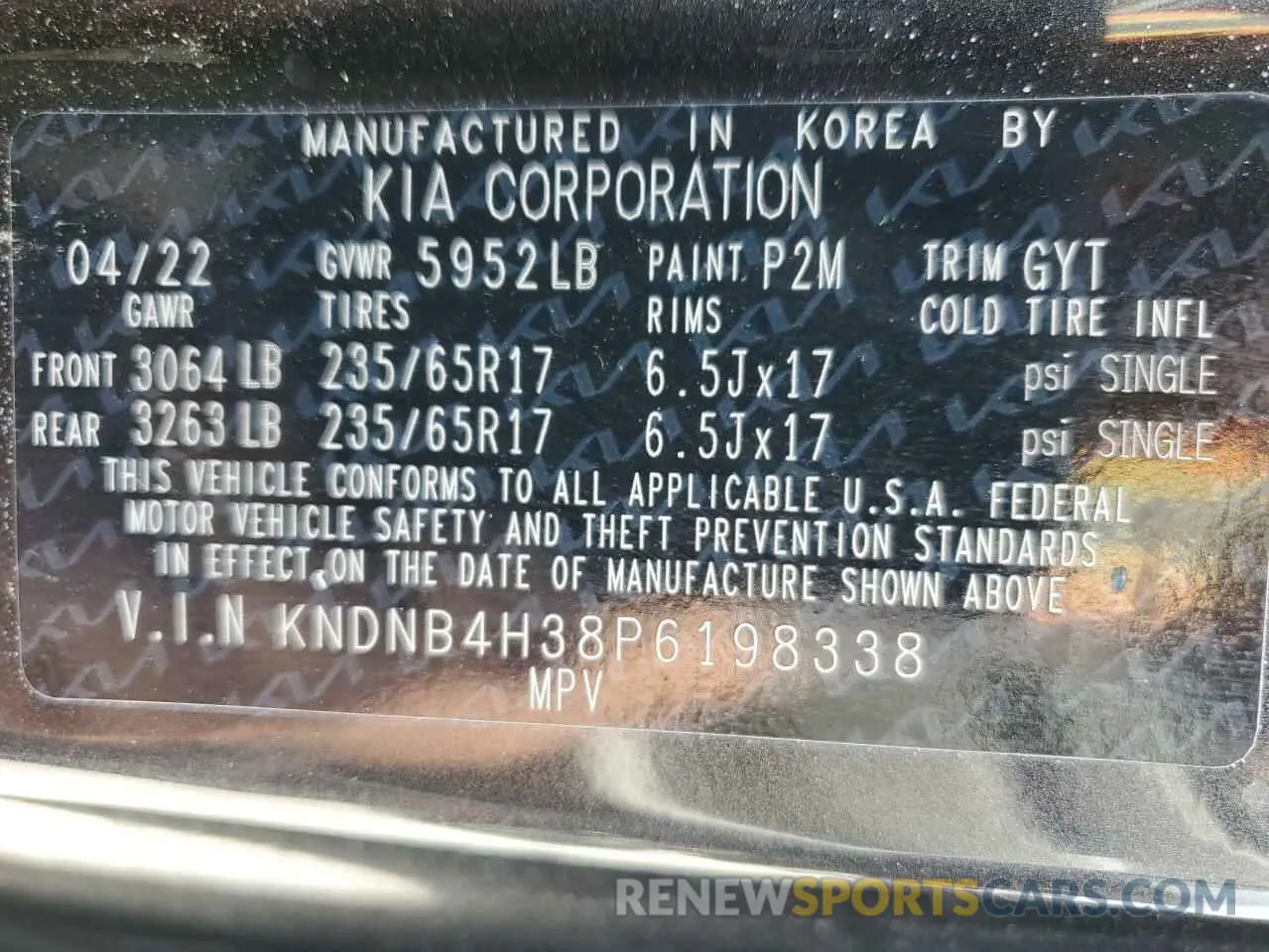 14 Photograph of a damaged car KNDNB4H38P6198338 KIA CARNIVAL L 2023