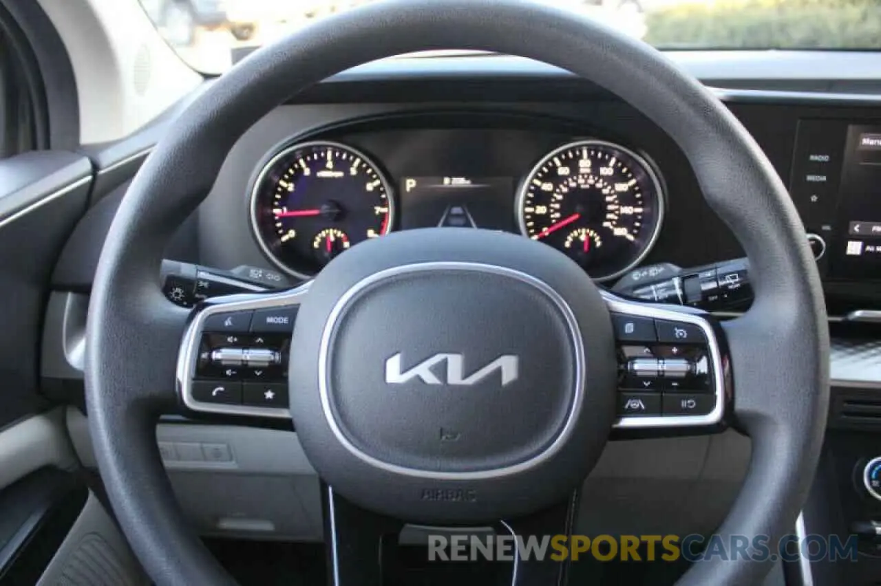 9 Фотография поврежденного автомобиля KNDNB4H39P6258367 KIA CARNIVAL L 2023