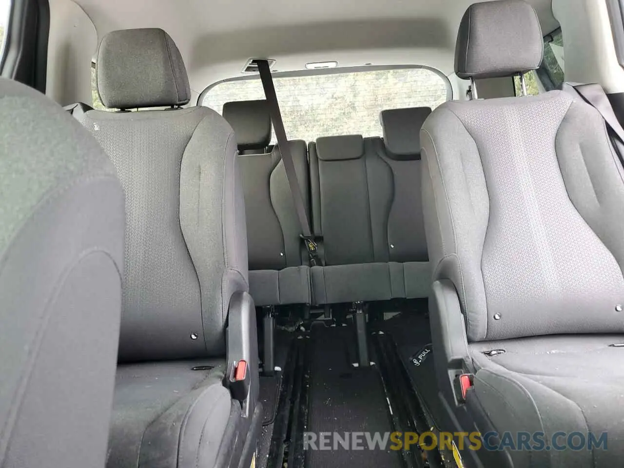 10 Фотография поврежденного автомобиля KNDNB5H33P6297381 KIA CARNIVAL L 2023