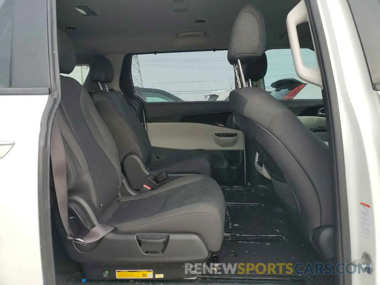 11 Фотография поврежденного автомобиля KNDNB5H33P6297381 KIA CARNIVAL L 2023