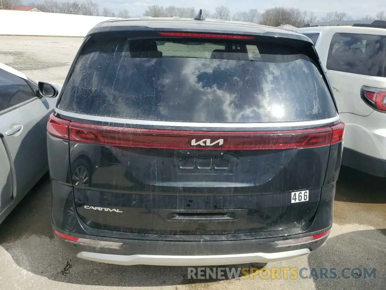 6 Photograph of a damaged car KNDNB4H32R6322932 KIA CARNIVAL L 2024