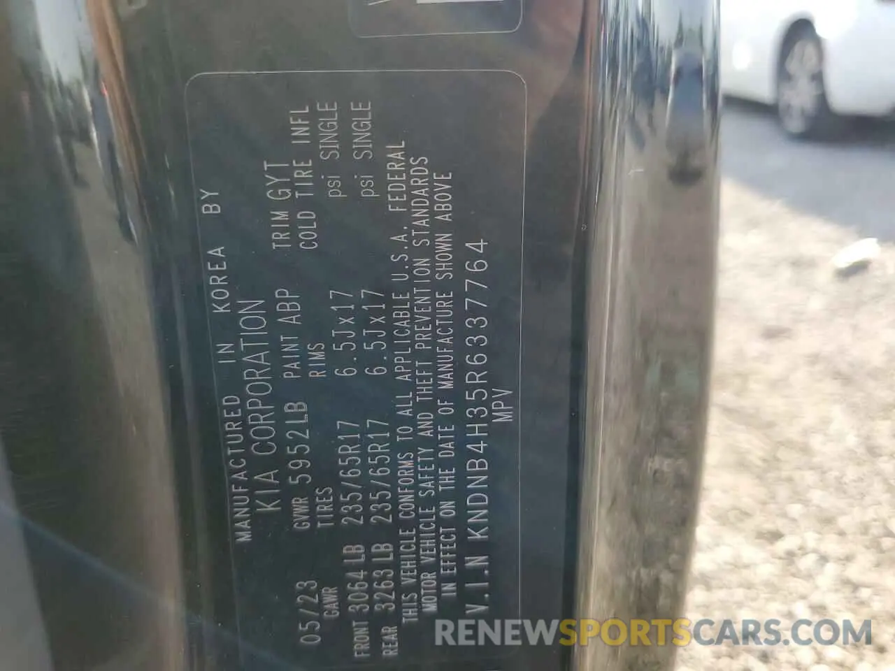 13 Photograph of a damaged car KNDNB4H35R6337764 KIA CARNIVAL L 2024