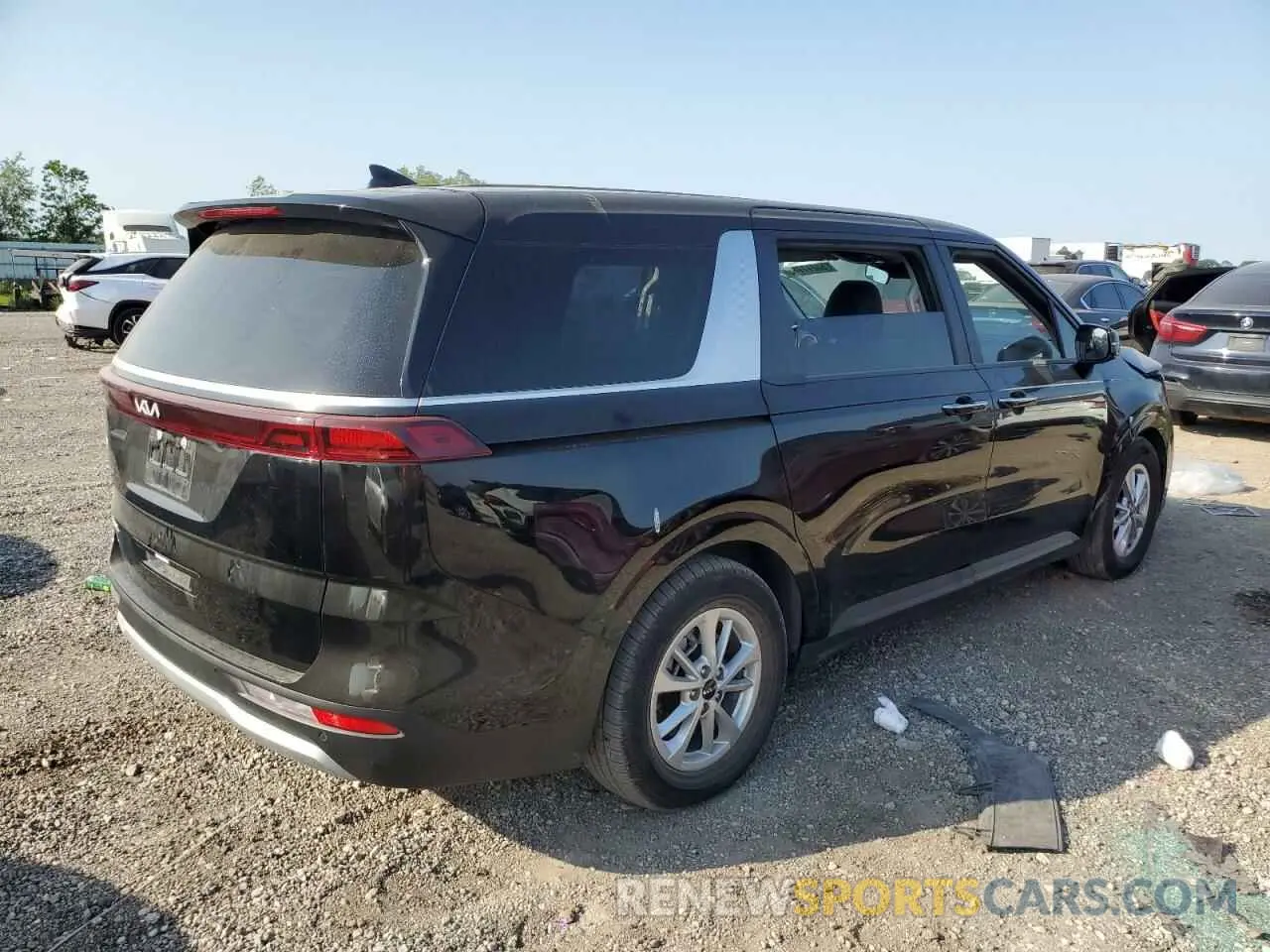 3 Photograph of a damaged car KNDNB4H35R6337764 KIA CARNIVAL L 2024