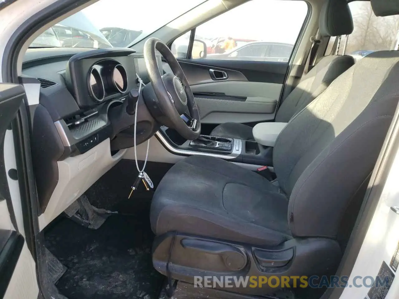 7 Photograph of a damaged car KNDNB5H30R6311577 KIA CARNIVAL L 2024
