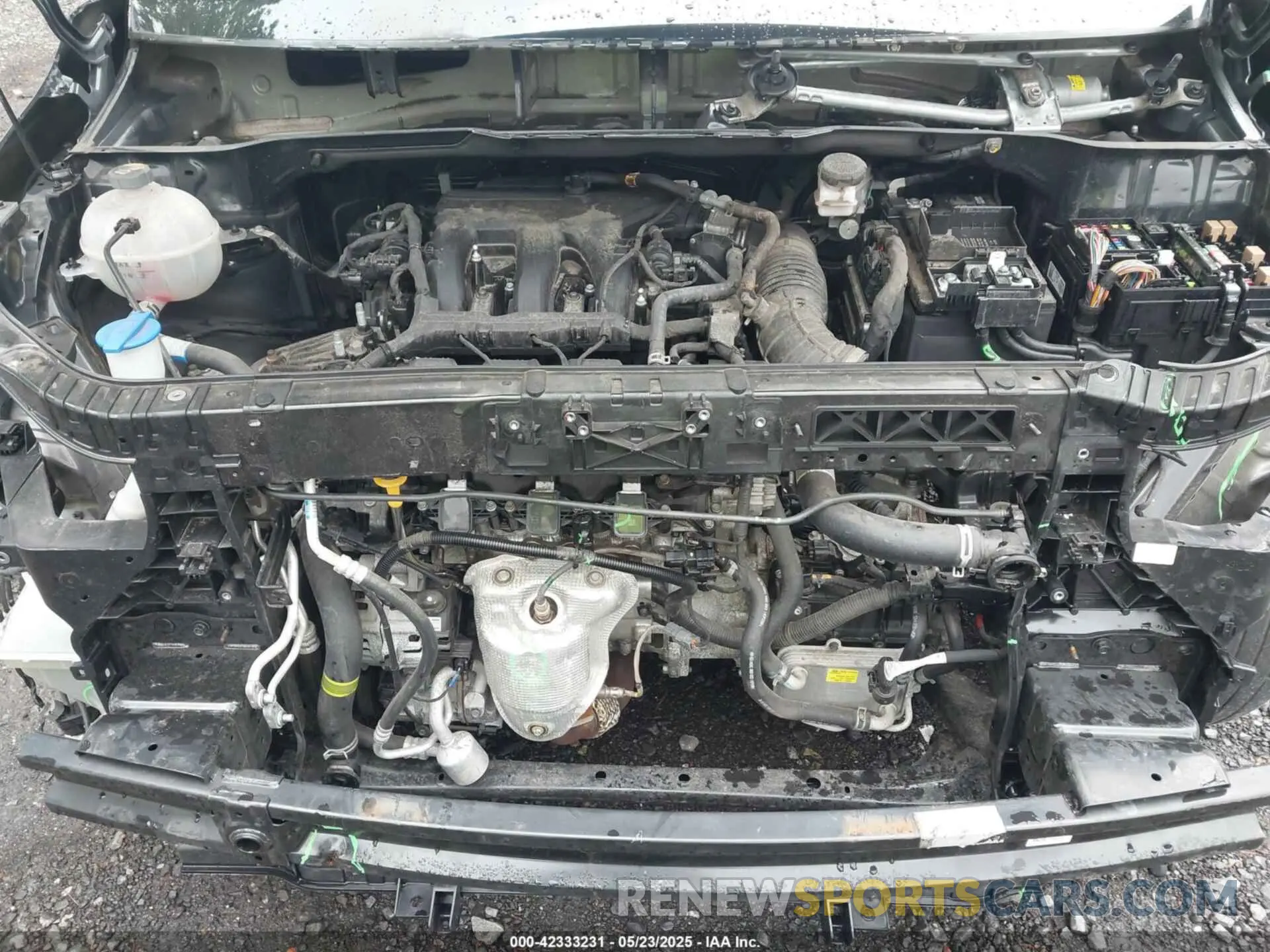 10 Photograph of a damaged car KNDNB4H33N6137752 KIA CARNIVAL MPV 2022