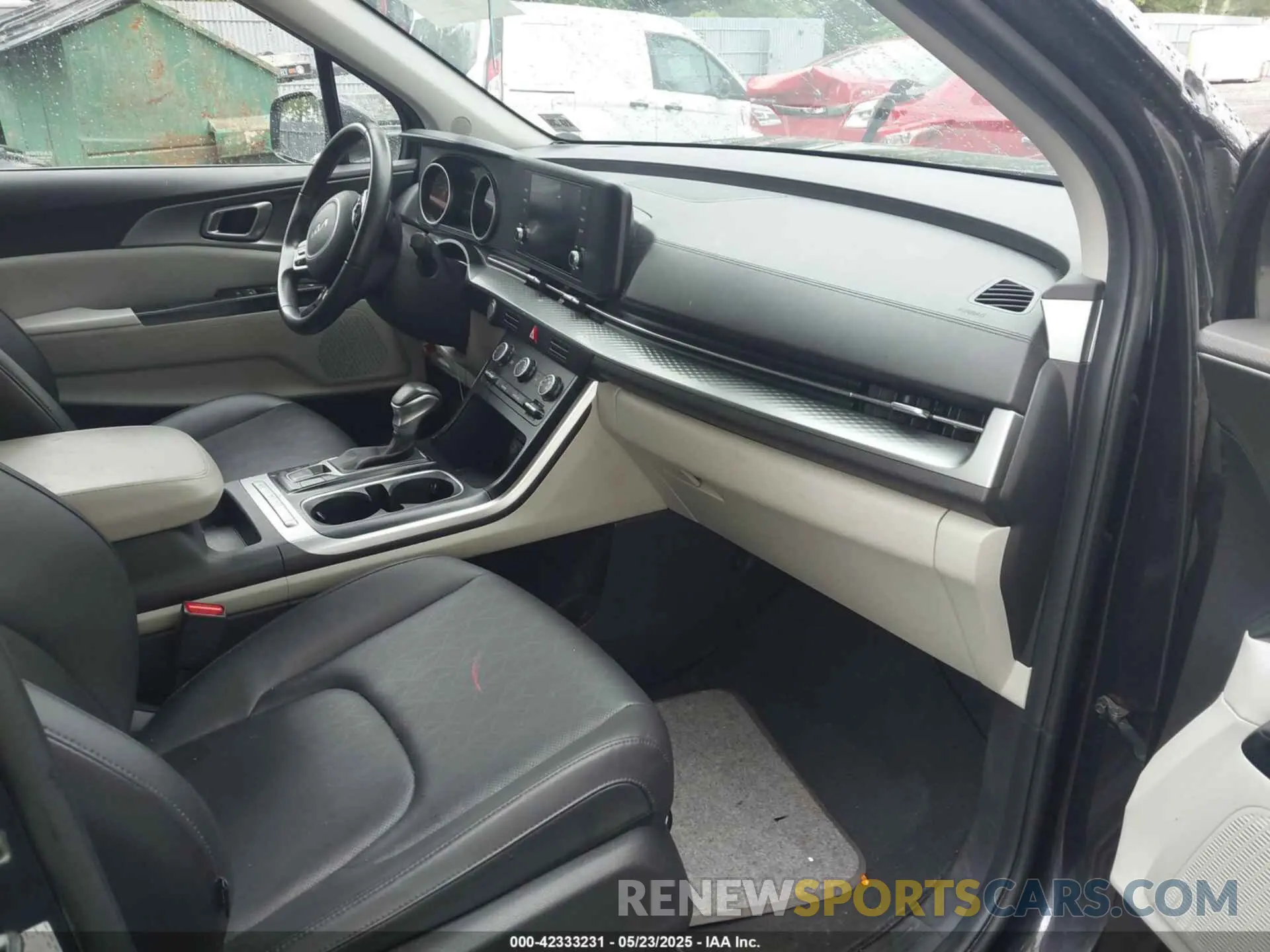 5 Photograph of a damaged car KNDNB4H33N6137752 KIA CARNIVAL MPV 2022
