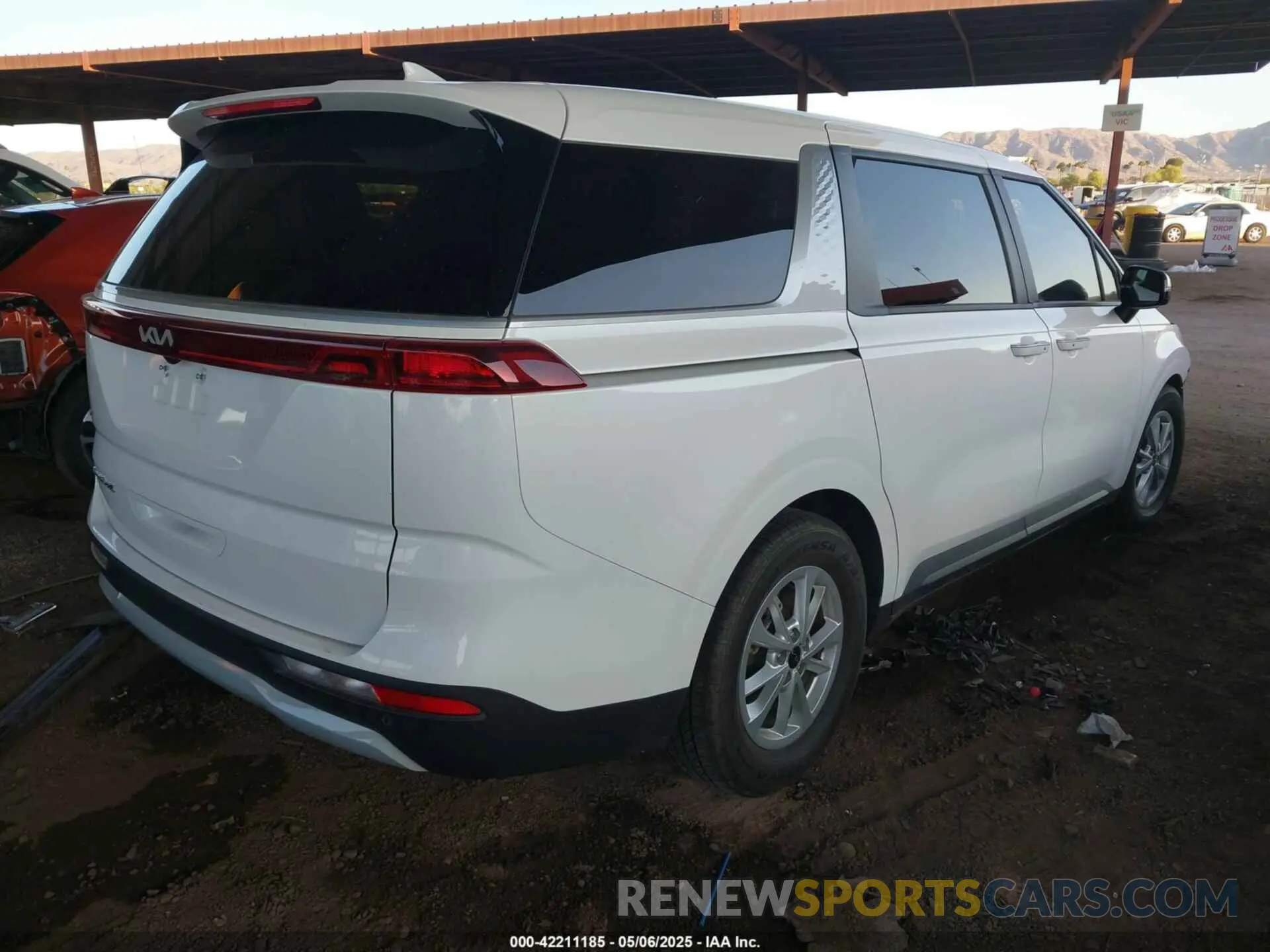 4 Фотография поврежденного автомобиля KNDNB4H35N6189948 KIA CARNIVAL MPV 2022