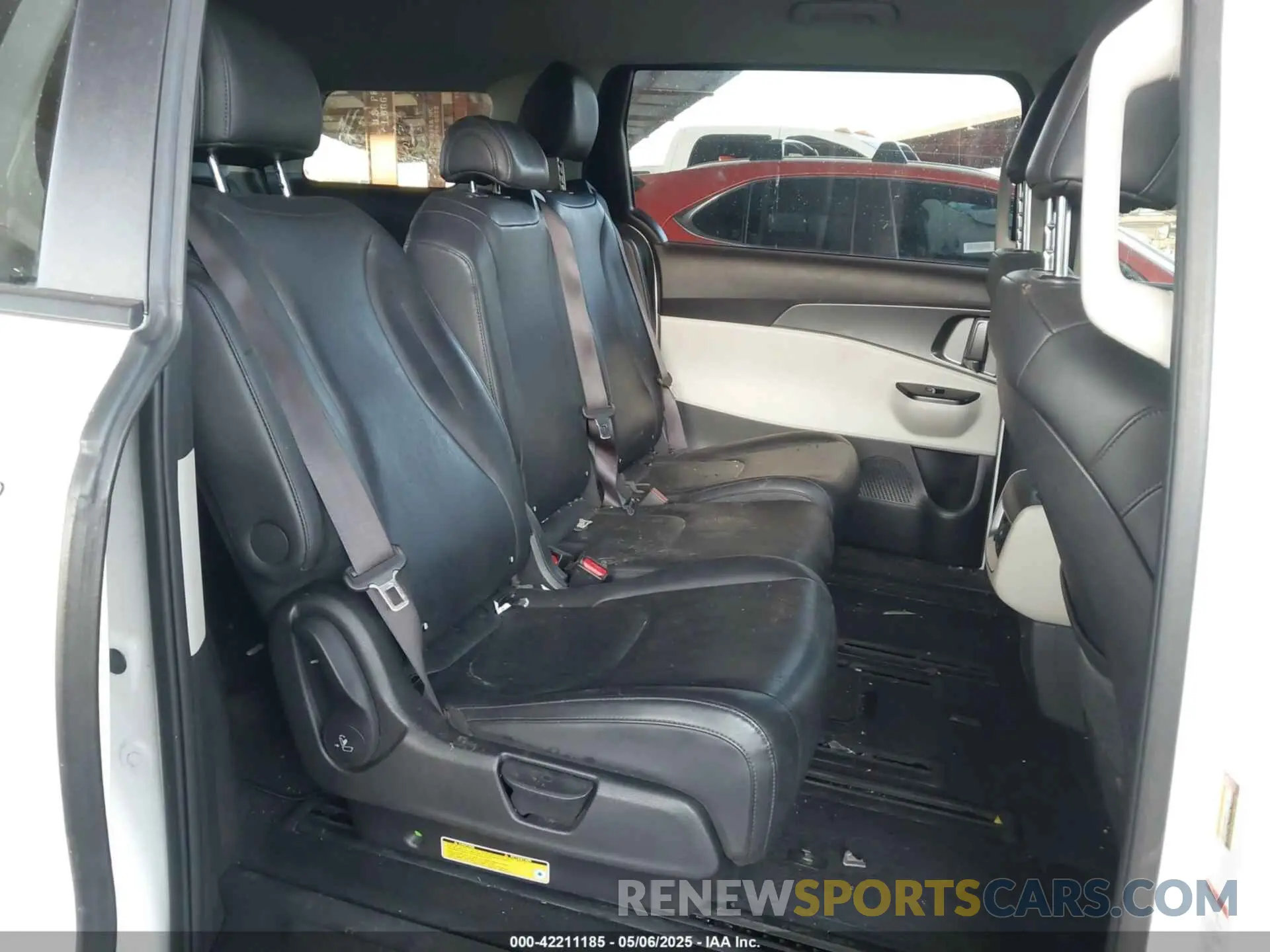 8 Фотография поврежденного автомобиля KNDNB4H35N6189948 KIA CARNIVAL MPV 2022