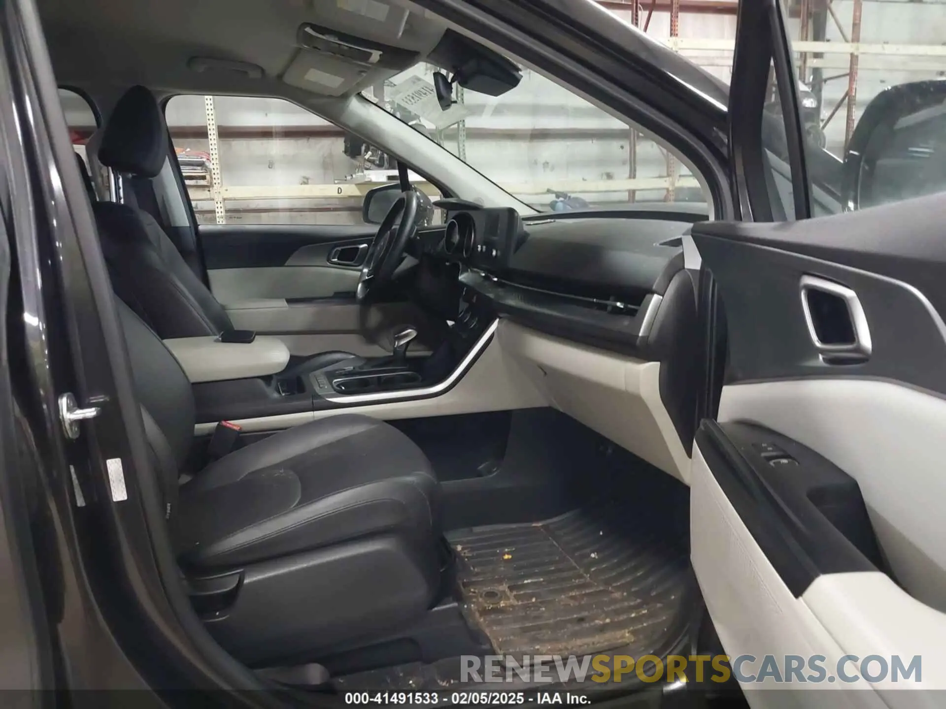5 Photograph of a damaged car KNDNB4H37N6168339 KIA CARNIVAL MPV 2022
