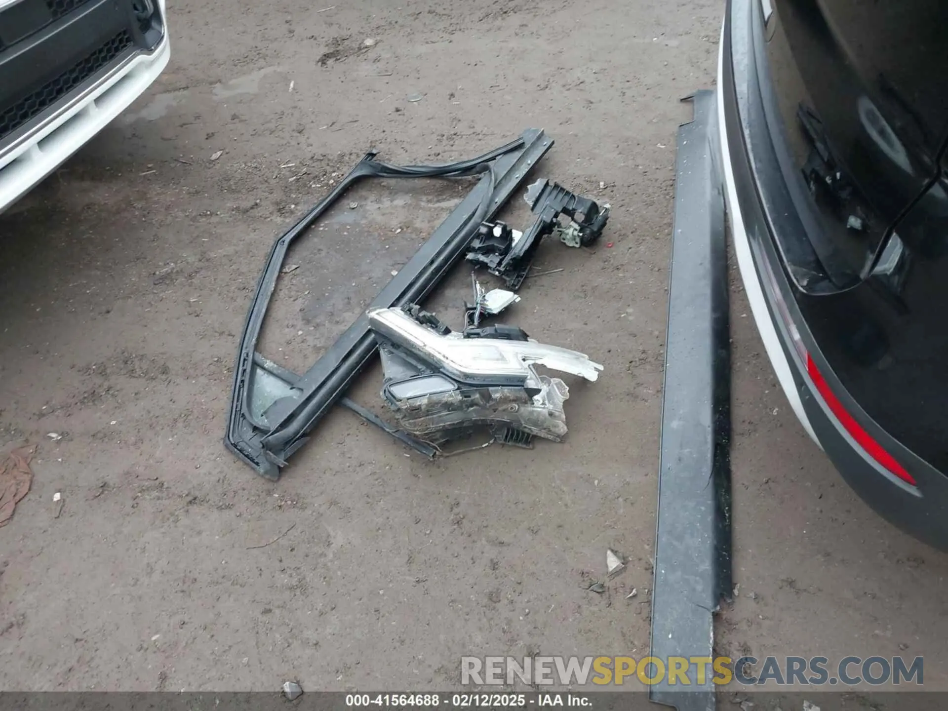 11 Photograph of a damaged car KNDNB4H39N6148397 KIA CARNIVAL MPV 2022