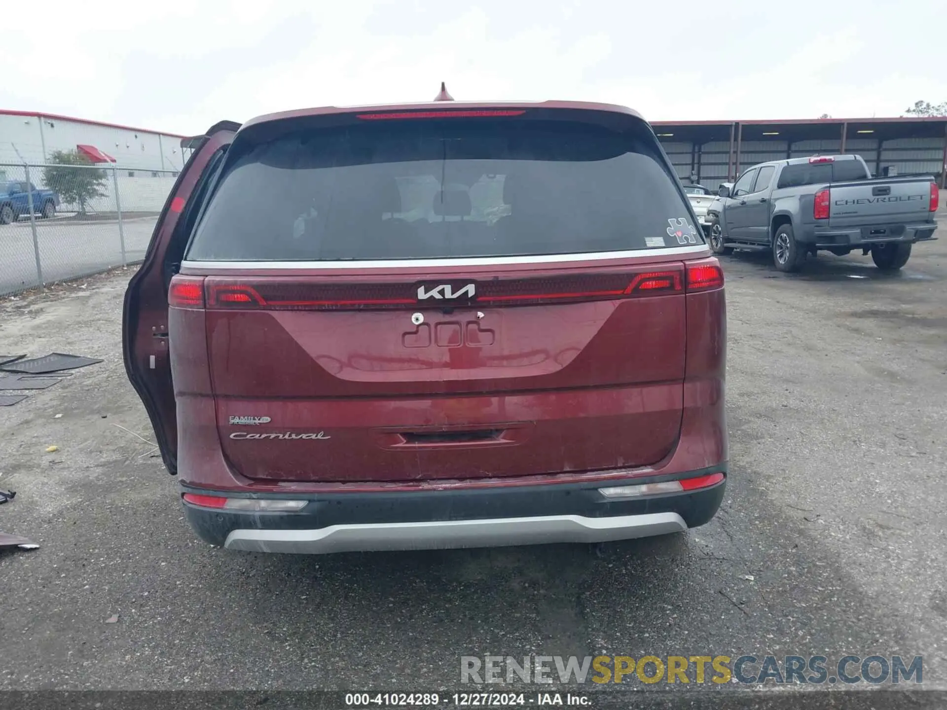 16 Photograph of a damaged car KNDNC5H36N6097184 KIA CARNIVAL MPV 2022