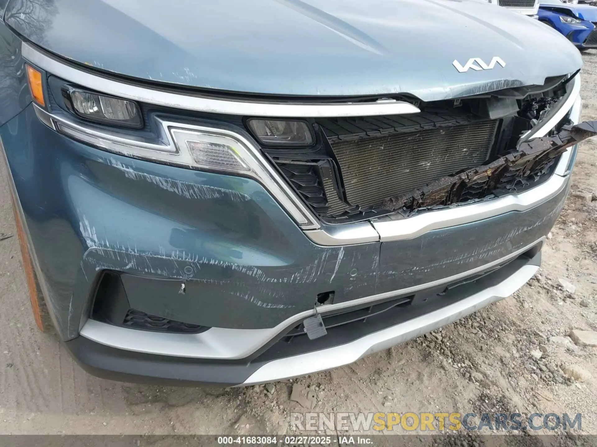18 Photograph of a damaged car KNDNC5H36N6126232 KIA CARNIVAL MPV 2022