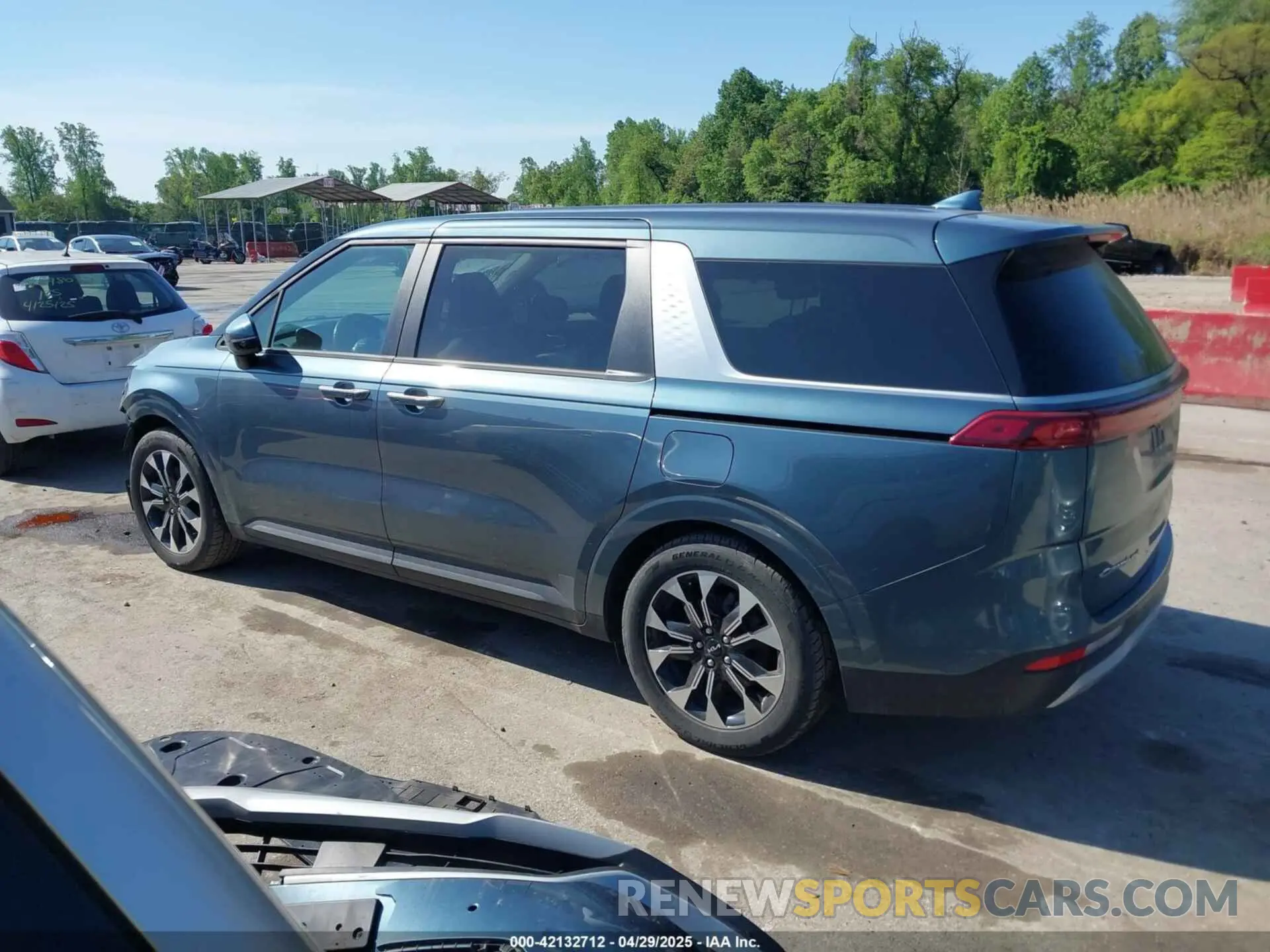 15 Фотография поврежденного автомобиля KNDNC5H3XN6061465 KIA CARNIVAL MPV 2022