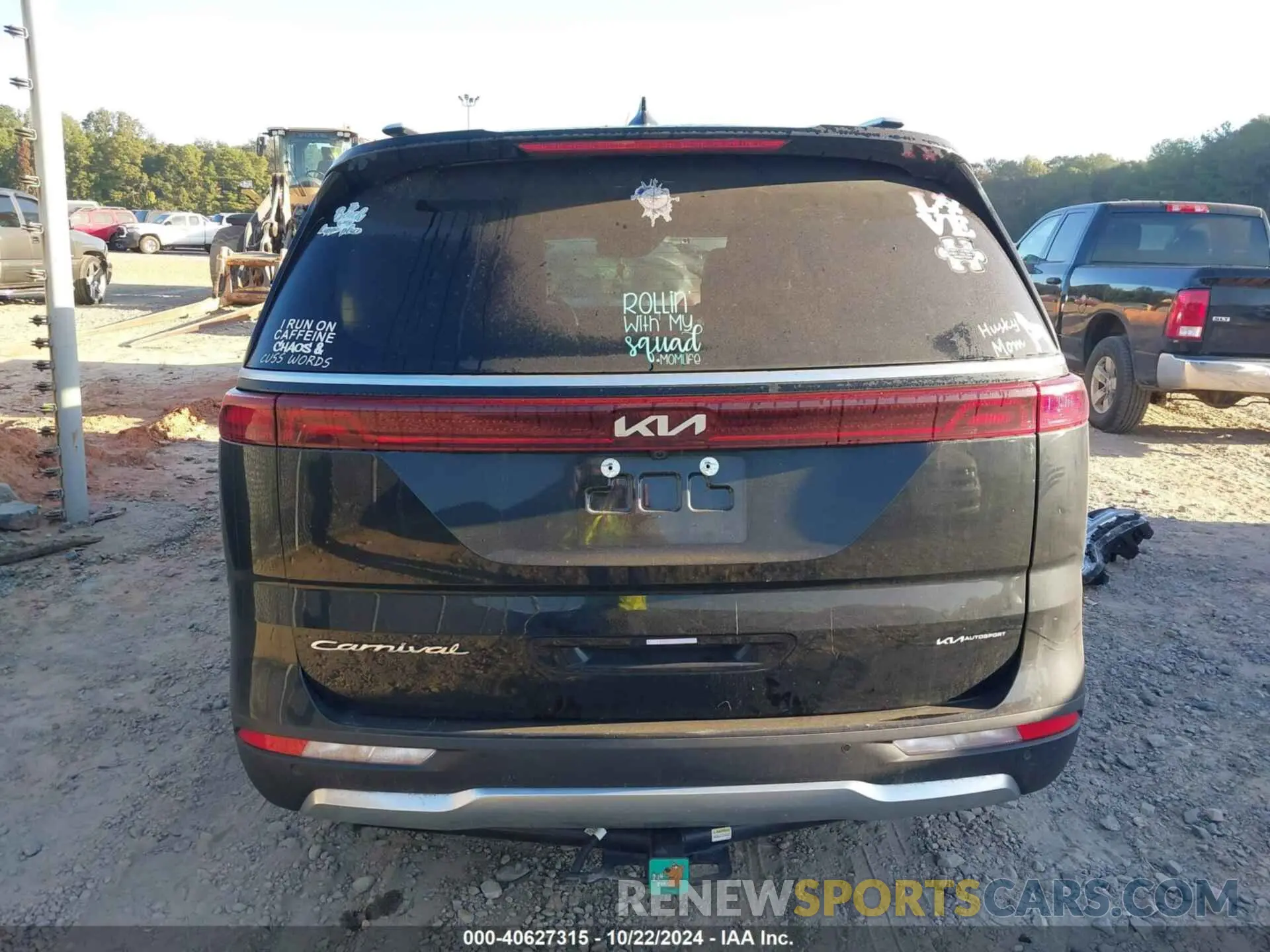 17 Photograph of a damaged car KNDNE5H30N6116595 KIA CARNIVAL MPV 2022
