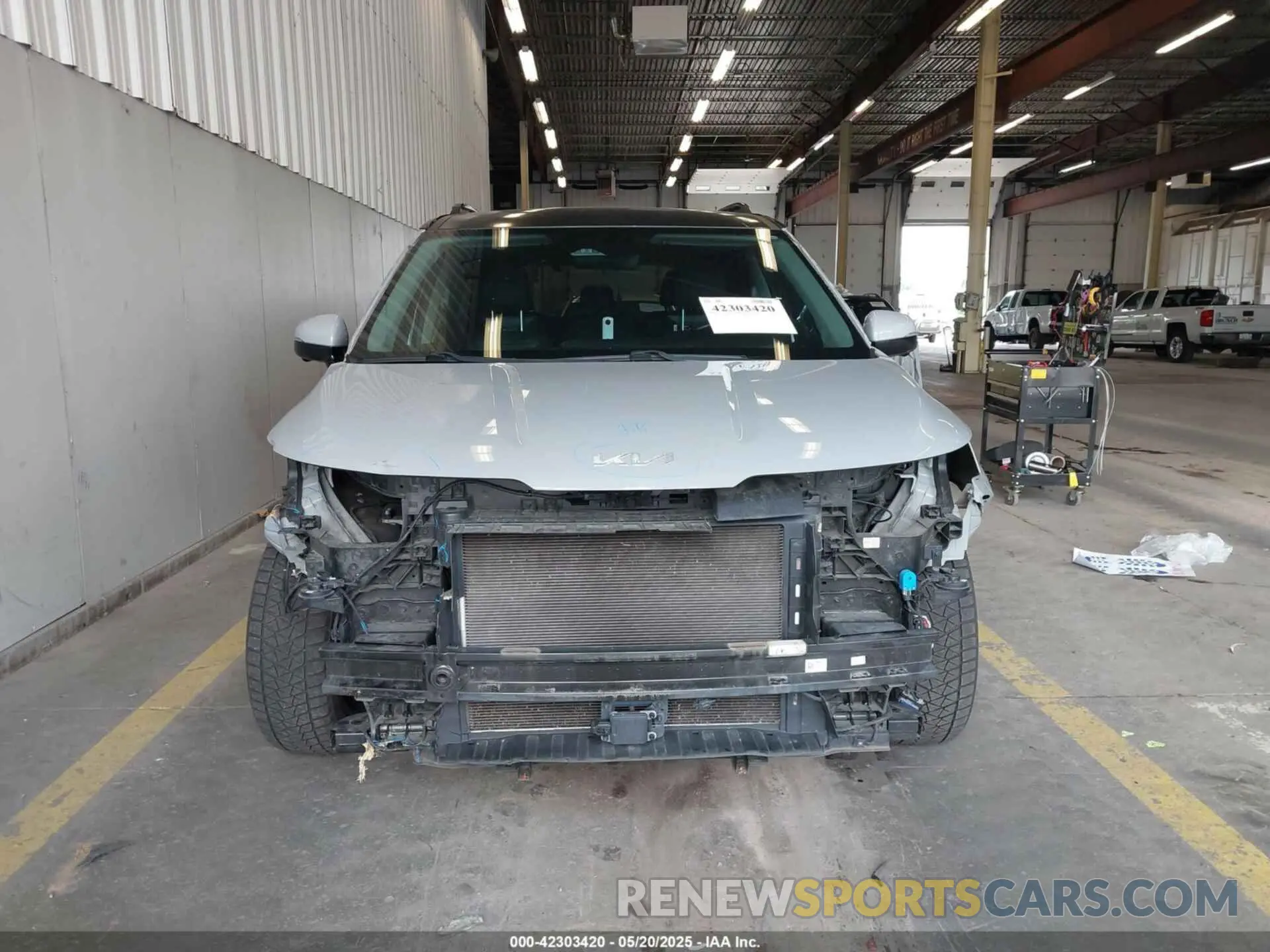 13 Photograph of a damaged car KNDNE5H38N6143429 KIA CARNIVAL MPV 2022