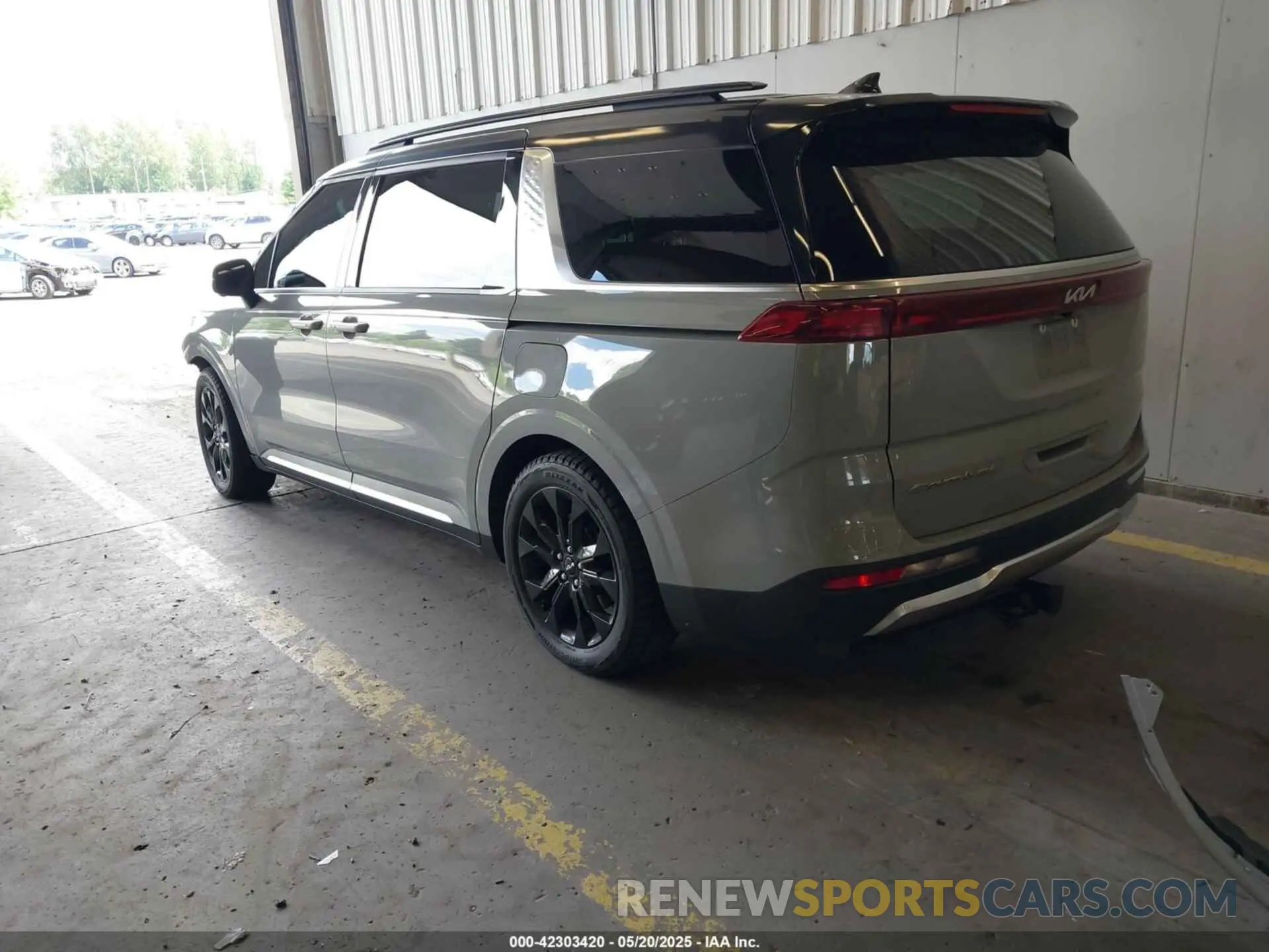 3 Photograph of a damaged car KNDNE5H38N6143429 KIA CARNIVAL MPV 2022