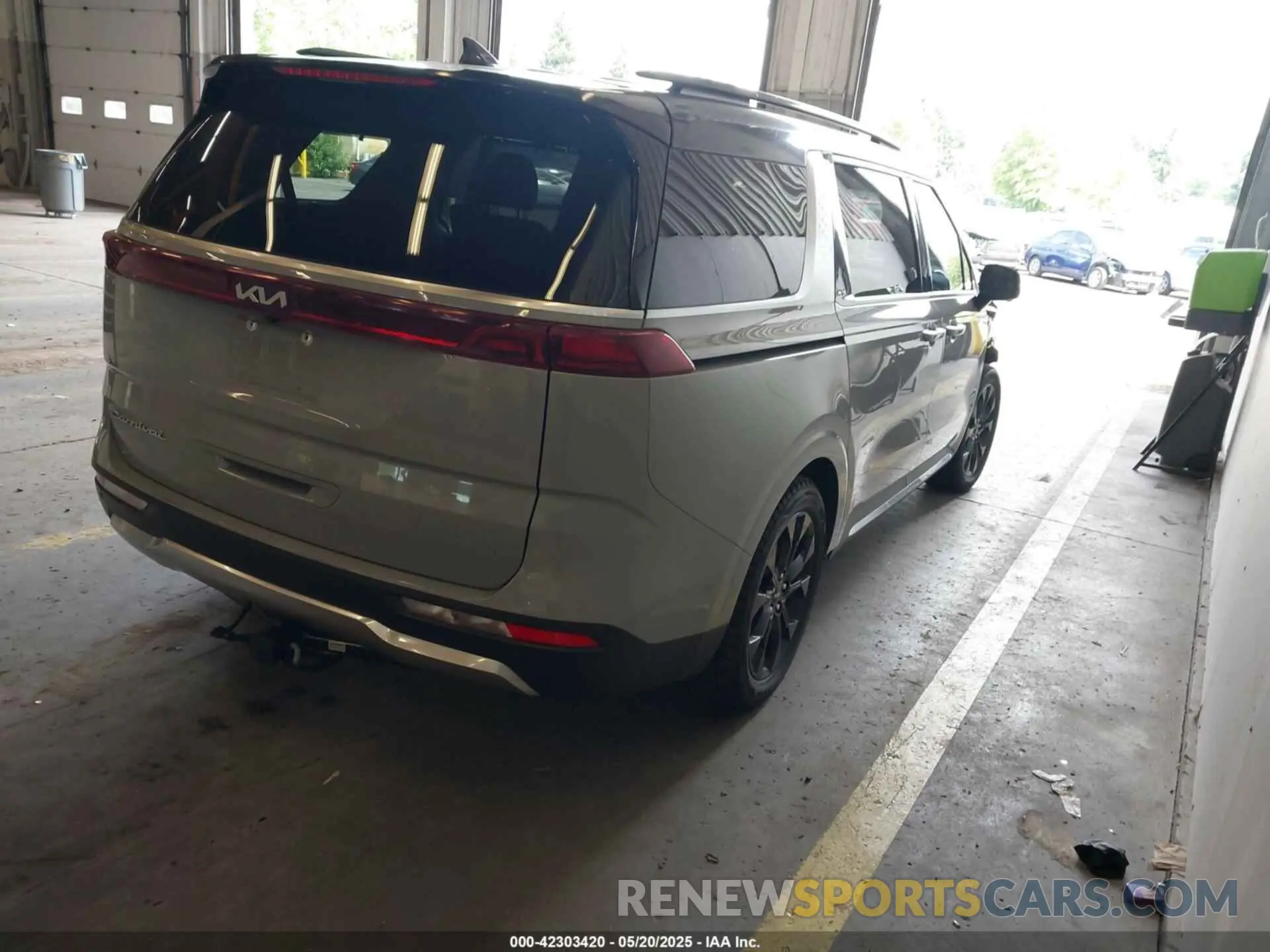 4 Photograph of a damaged car KNDNE5H38N6143429 KIA CARNIVAL MPV 2022