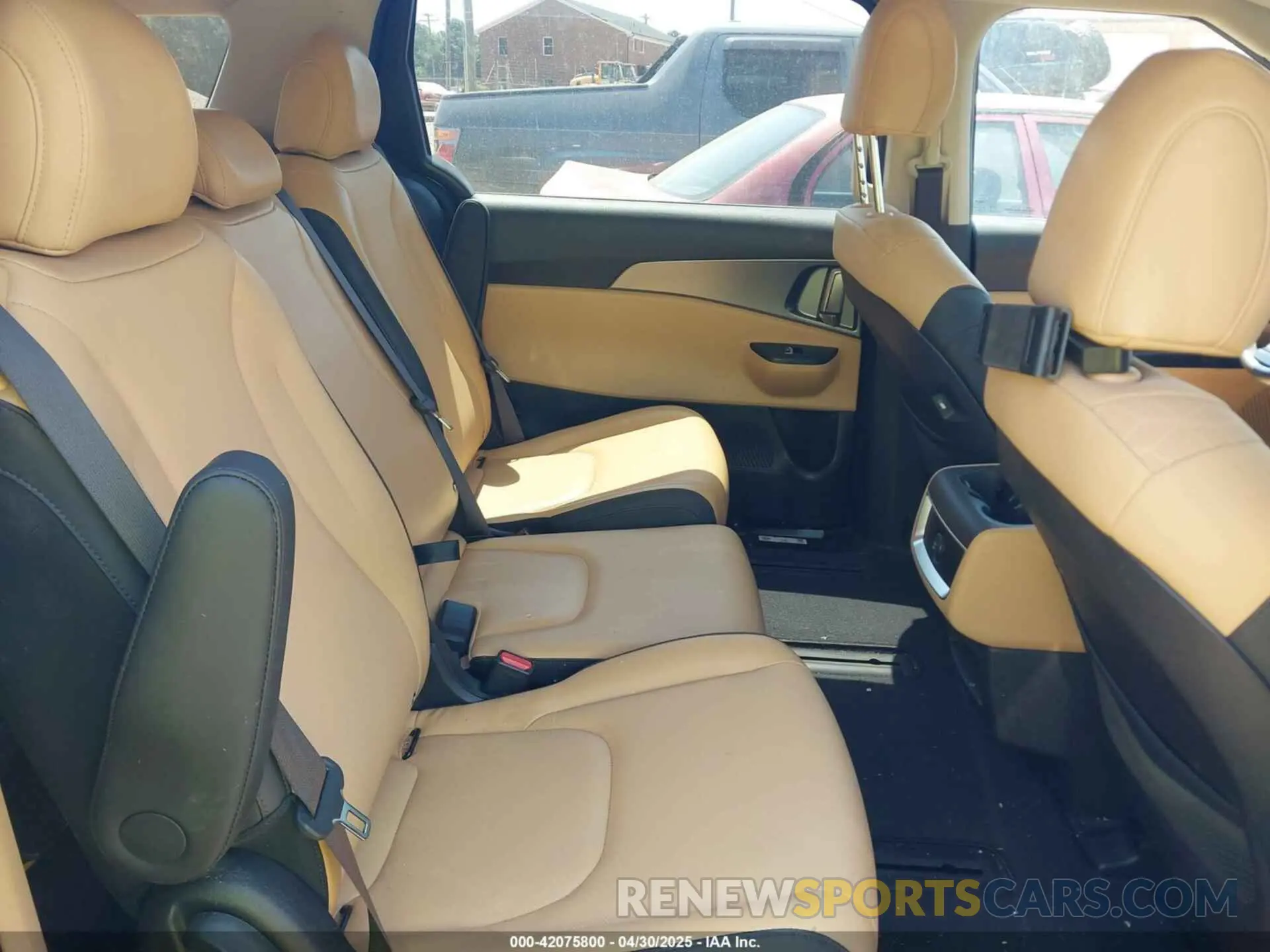 8 Фотография поврежденного автомобиля KNDNB4H34P6291213 KIA CARNIVAL MPV 2023