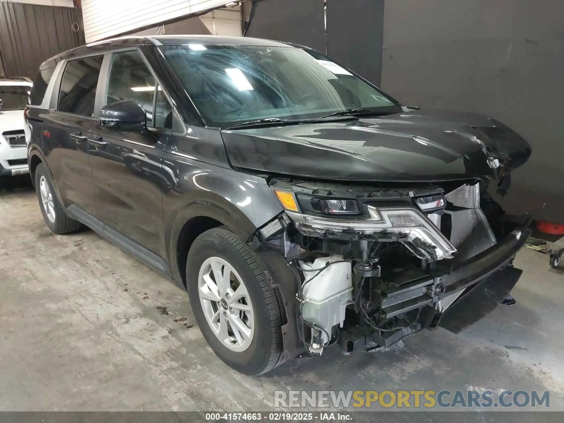 1 Photograph of a damaged car KNDNB4H35P6258785 KIA CARNIVAL MPV 2023