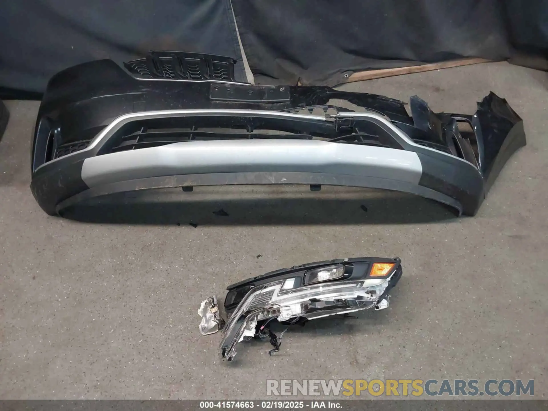 12 Photograph of a damaged car KNDNB4H35P6258785 KIA CARNIVAL MPV 2023