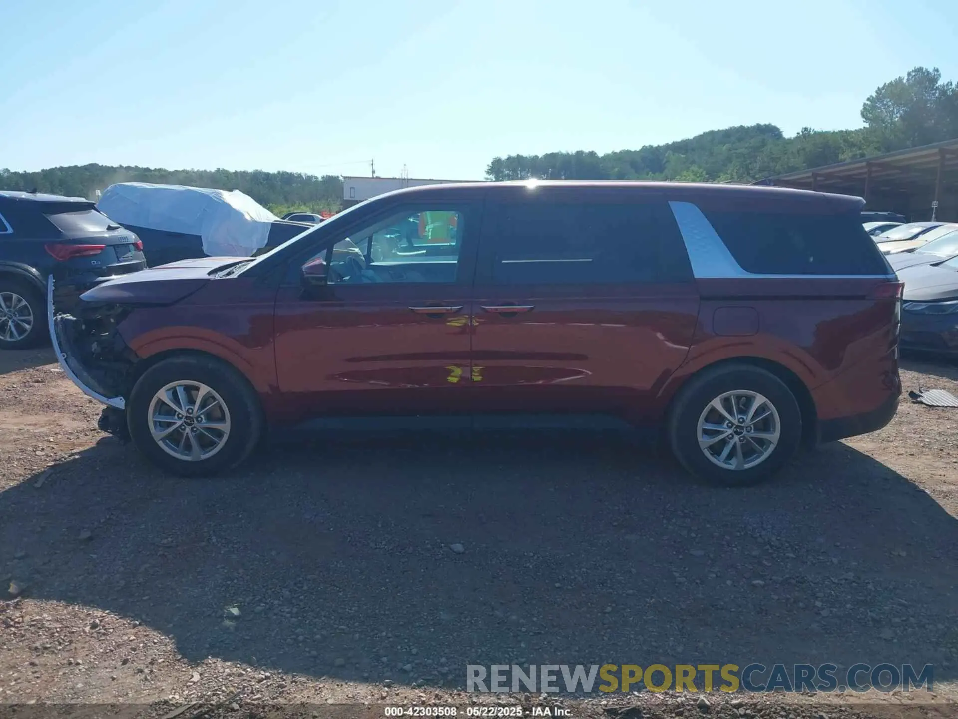 15 Photograph of a damaged car KNDNB4H38P6280649 KIA CARNIVAL MPV 2023