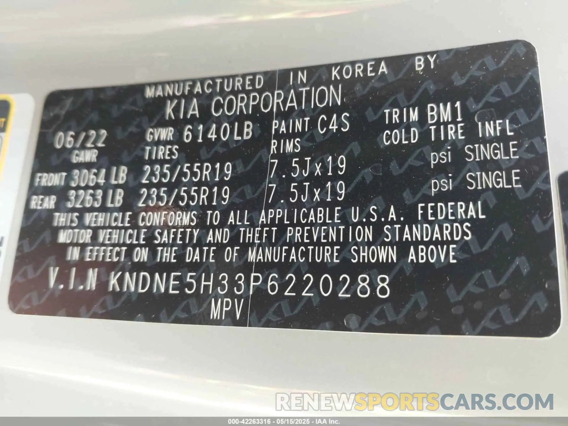 9 Photograph of a damaged car KNDNE5H33P6220288 KIA CARNIVAL MPV 2023