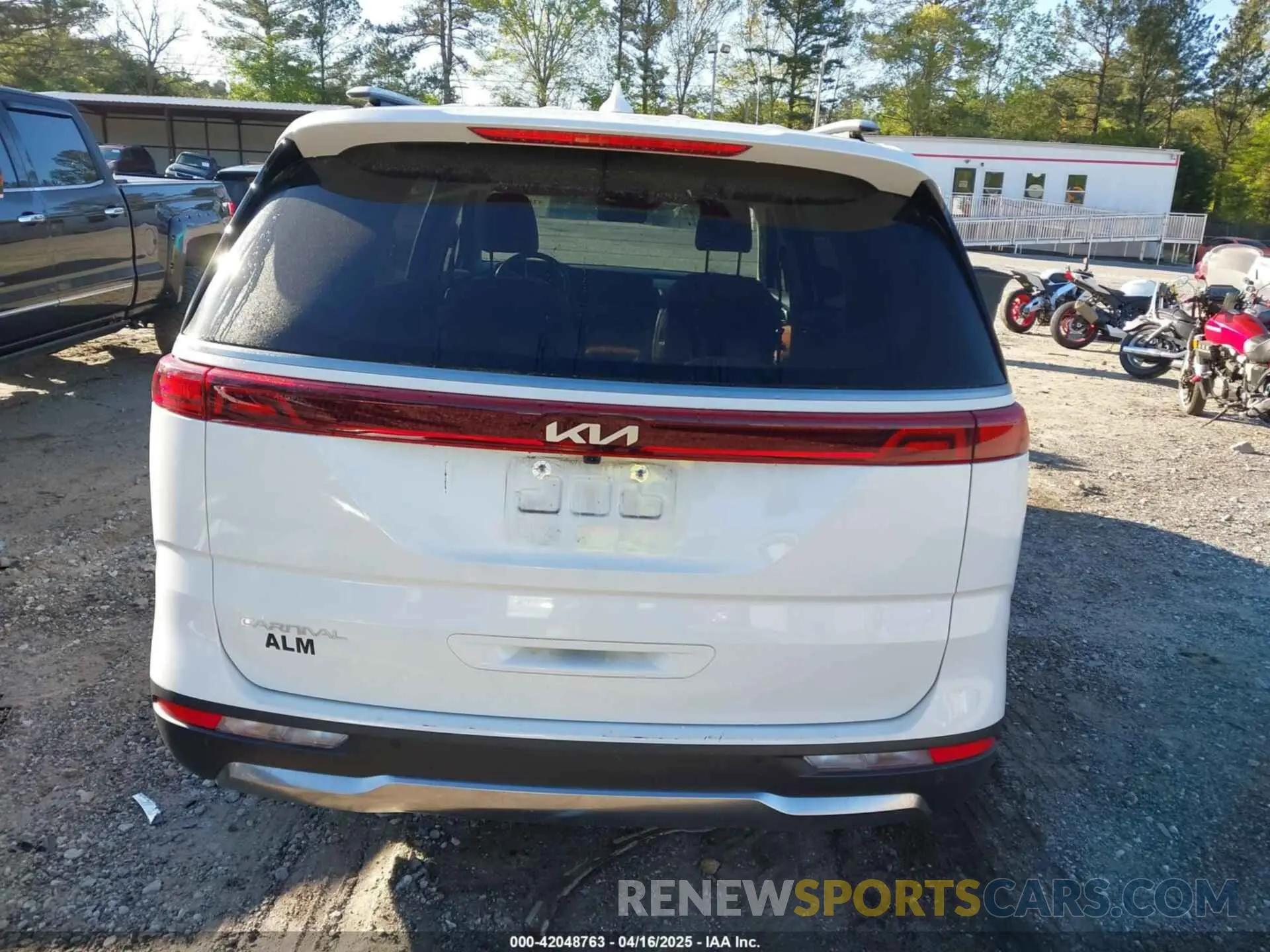 17 Фотография поврежденного автомобиля KNDNE5H36P6222827 KIA CARNIVAL MPV 2023