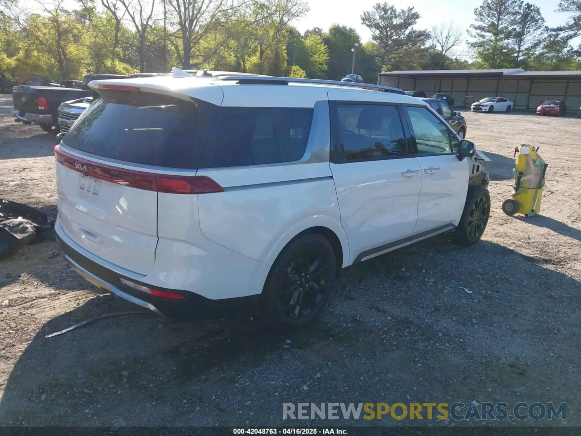 4 Фотография поврежденного автомобиля KNDNE5H36P6222827 KIA CARNIVAL MPV 2023