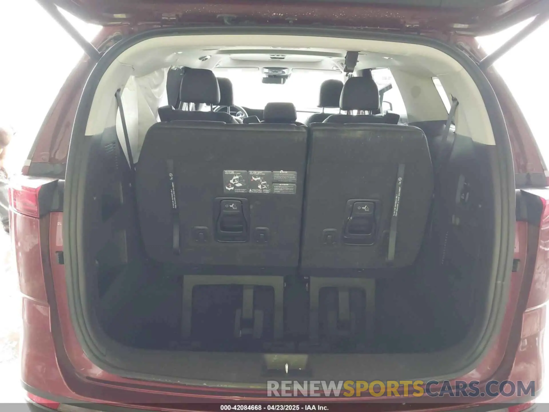 18 Фотография поврежденного автомобиля KNDNE5H3XP6287650 KIA CARNIVAL MPV 2023