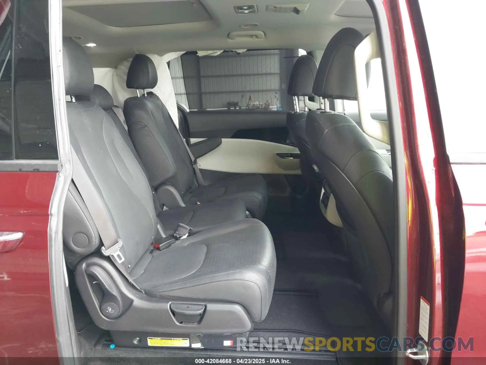 8 Фотография поврежденного автомобиля KNDNE5H3XP6287650 KIA CARNIVAL MPV 2023