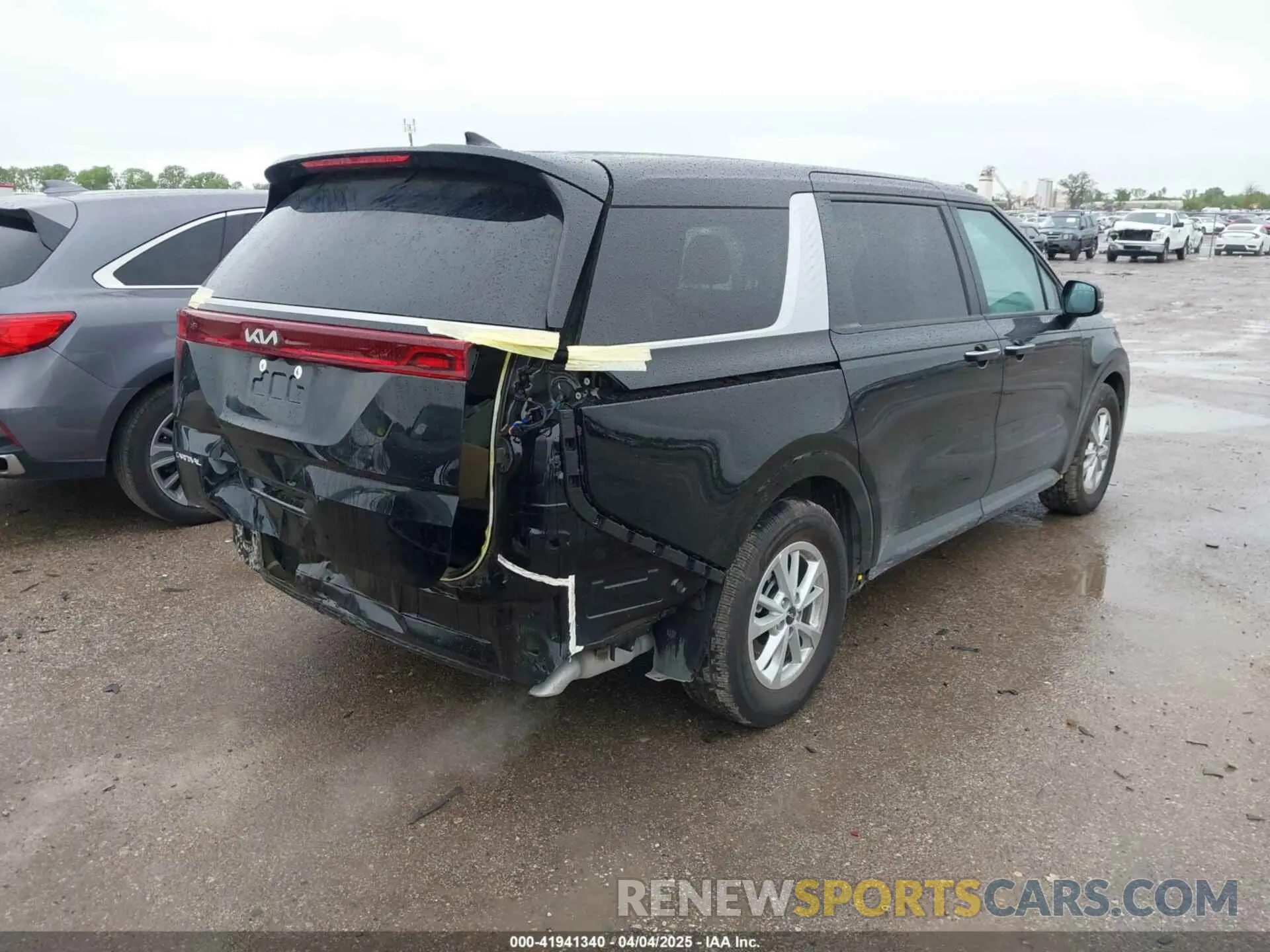 4 Photograph of a damaged car KNDNB4H30R6393286 KIA CARNIVAL MPV 2024