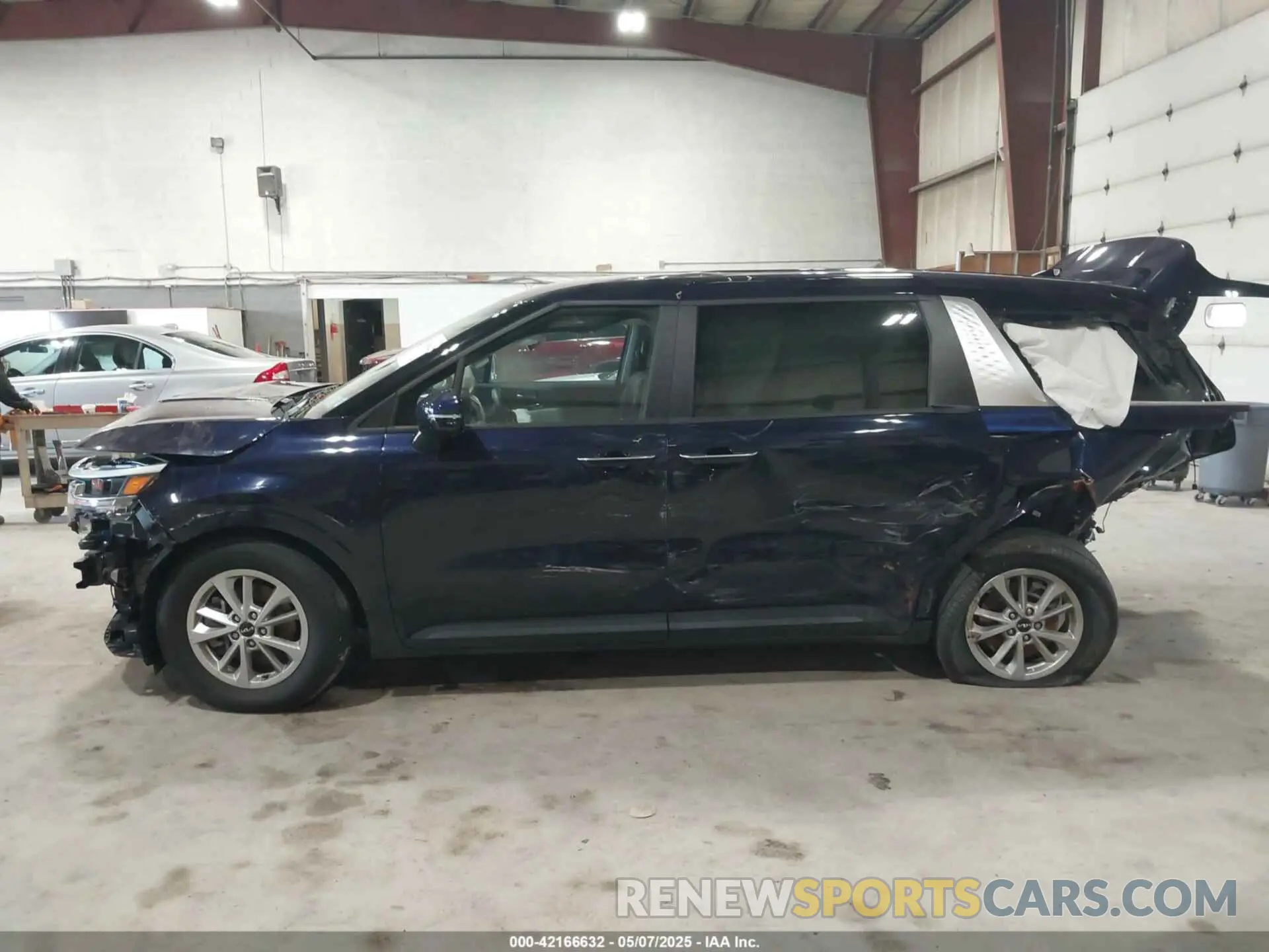 14 Photograph of a damaged car KNDNB4H31R6397993 KIA CARNIVAL MPV 2024