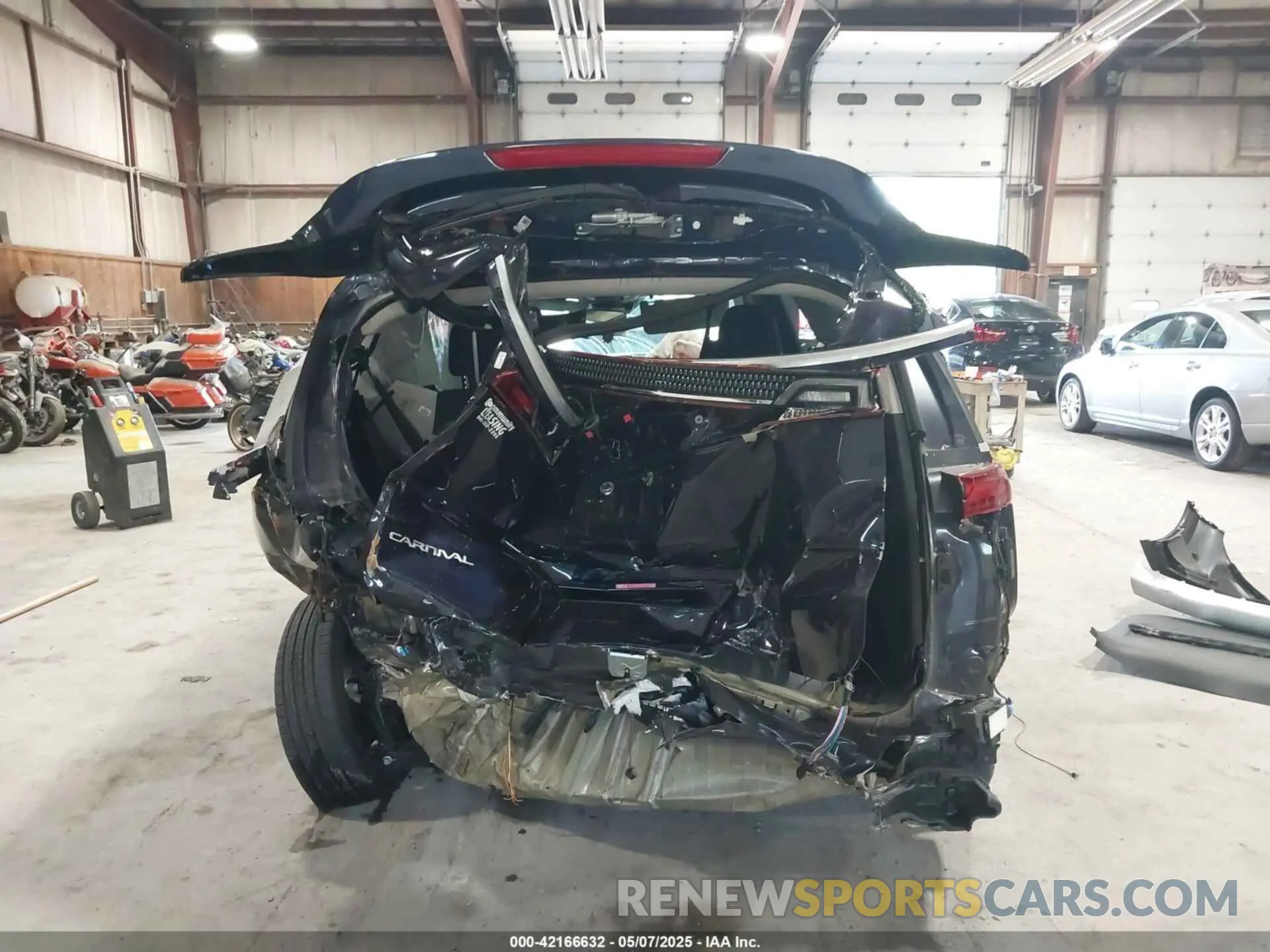 16 Photograph of a damaged car KNDNB4H31R6397993 KIA CARNIVAL MPV 2024