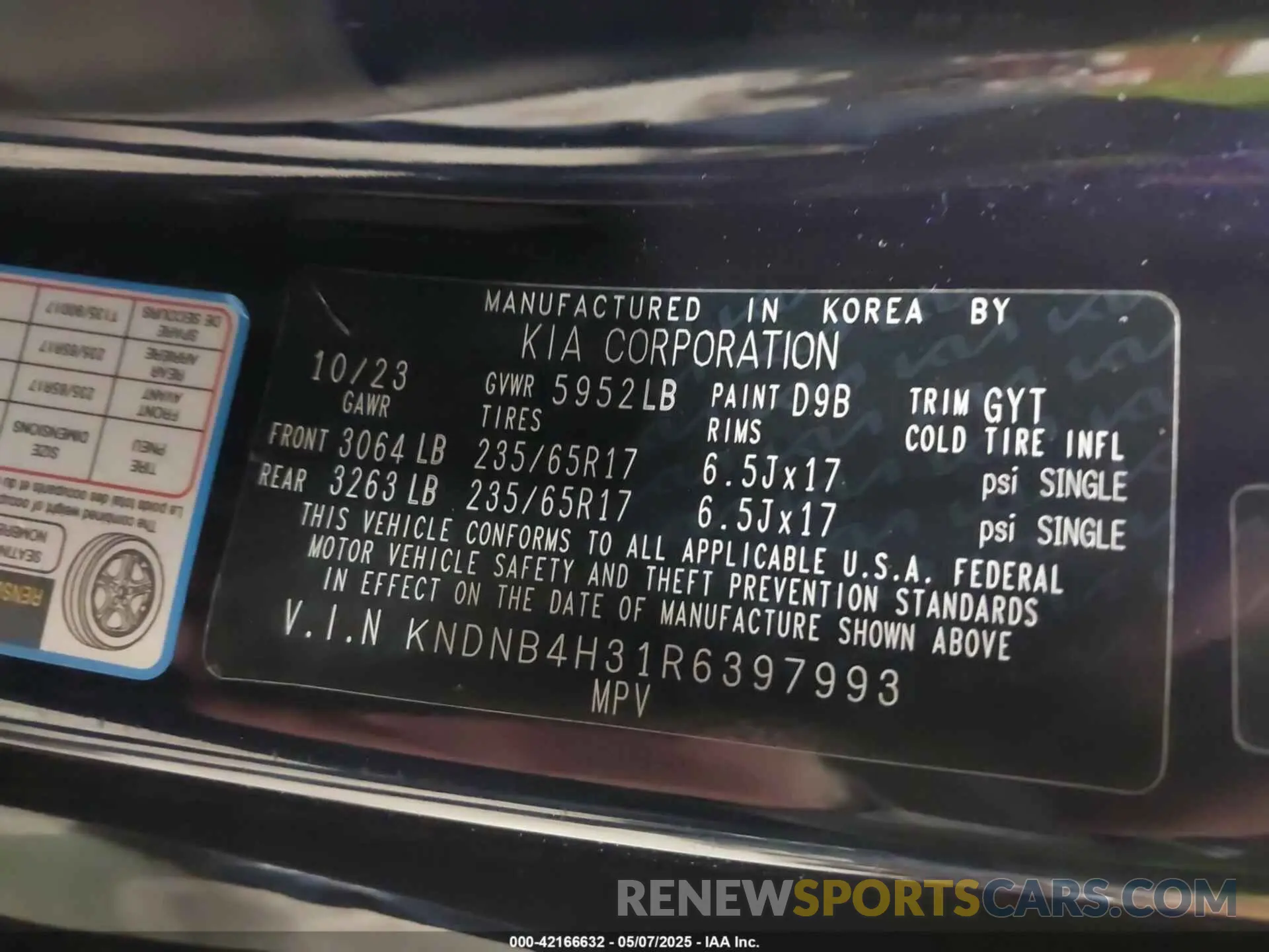 9 Photograph of a damaged car KNDNB4H31R6397993 KIA CARNIVAL MPV 2024
