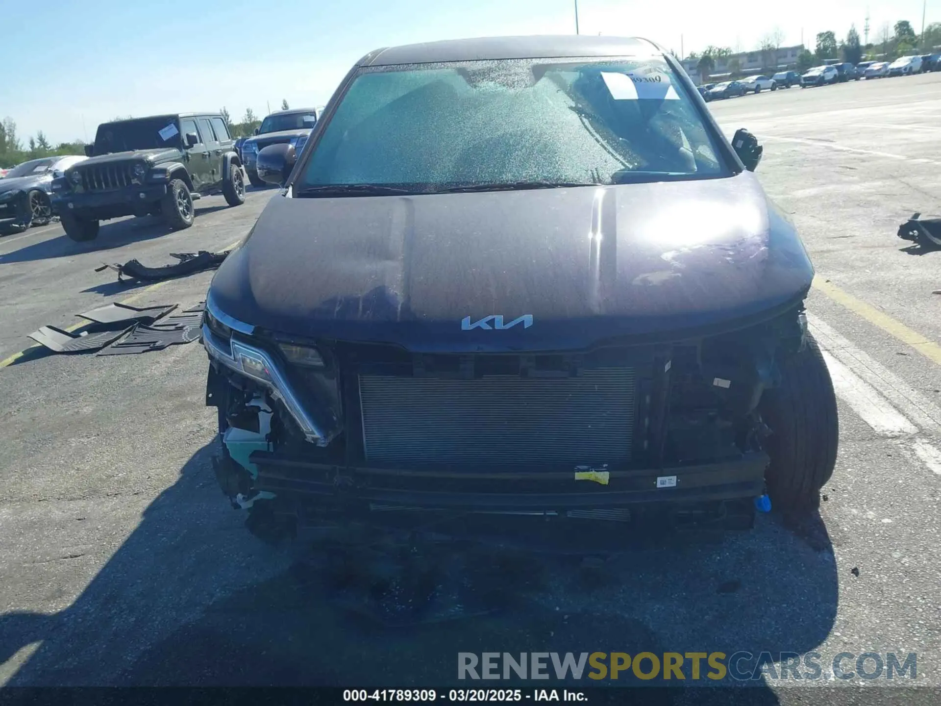 11 Фотография поврежденного автомобиля KNDNB4H33R6441640 KIA CARNIVAL MPV 2024