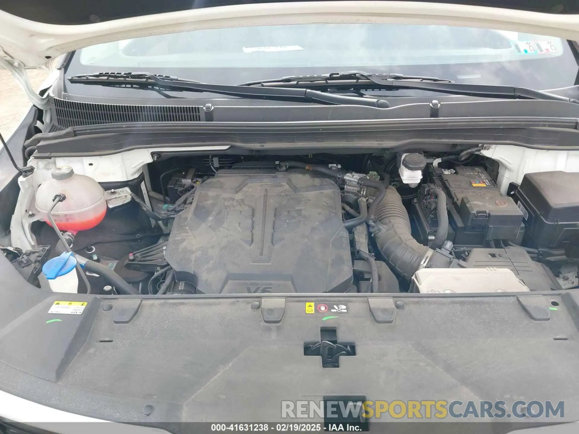 10 Photograph of a damaged car KNDNB4H34R6328831 KIA CARNIVAL MPV 2024