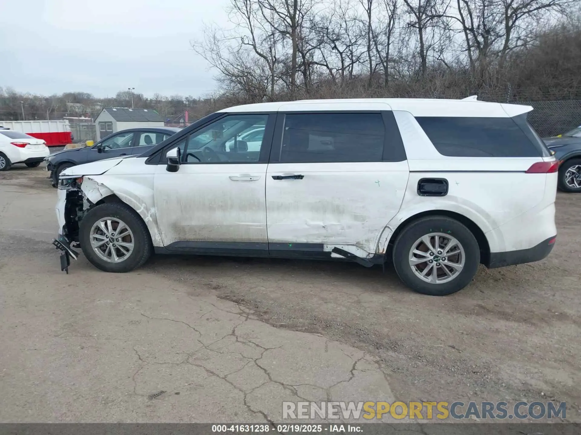15 Photograph of a damaged car KNDNB4H34R6328831 KIA CARNIVAL MPV 2024