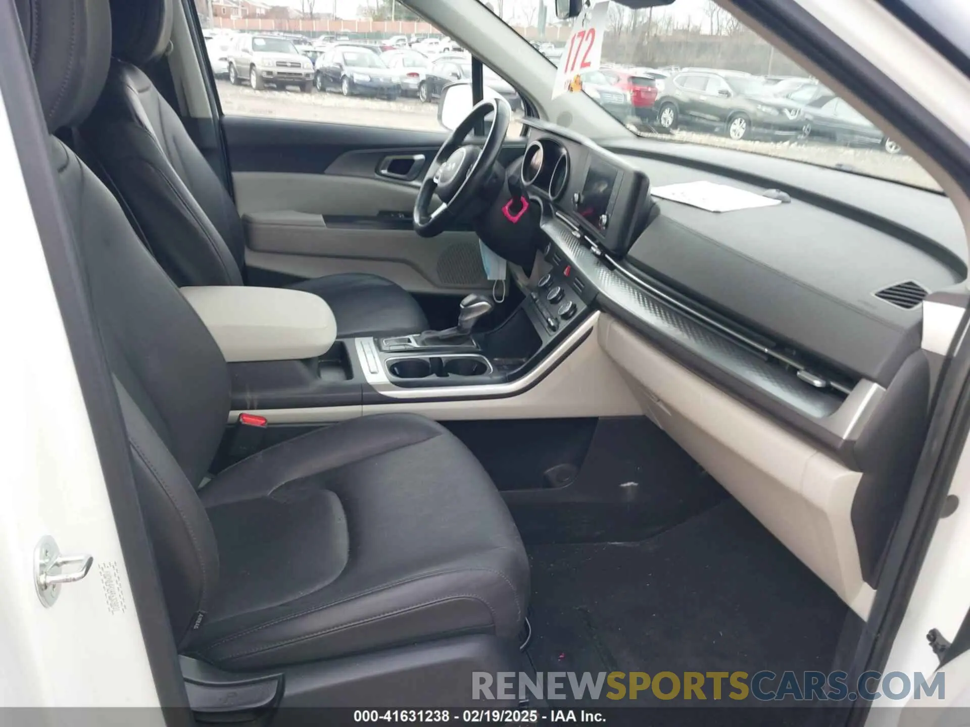 5 Photograph of a damaged car KNDNB4H34R6328831 KIA CARNIVAL MPV 2024