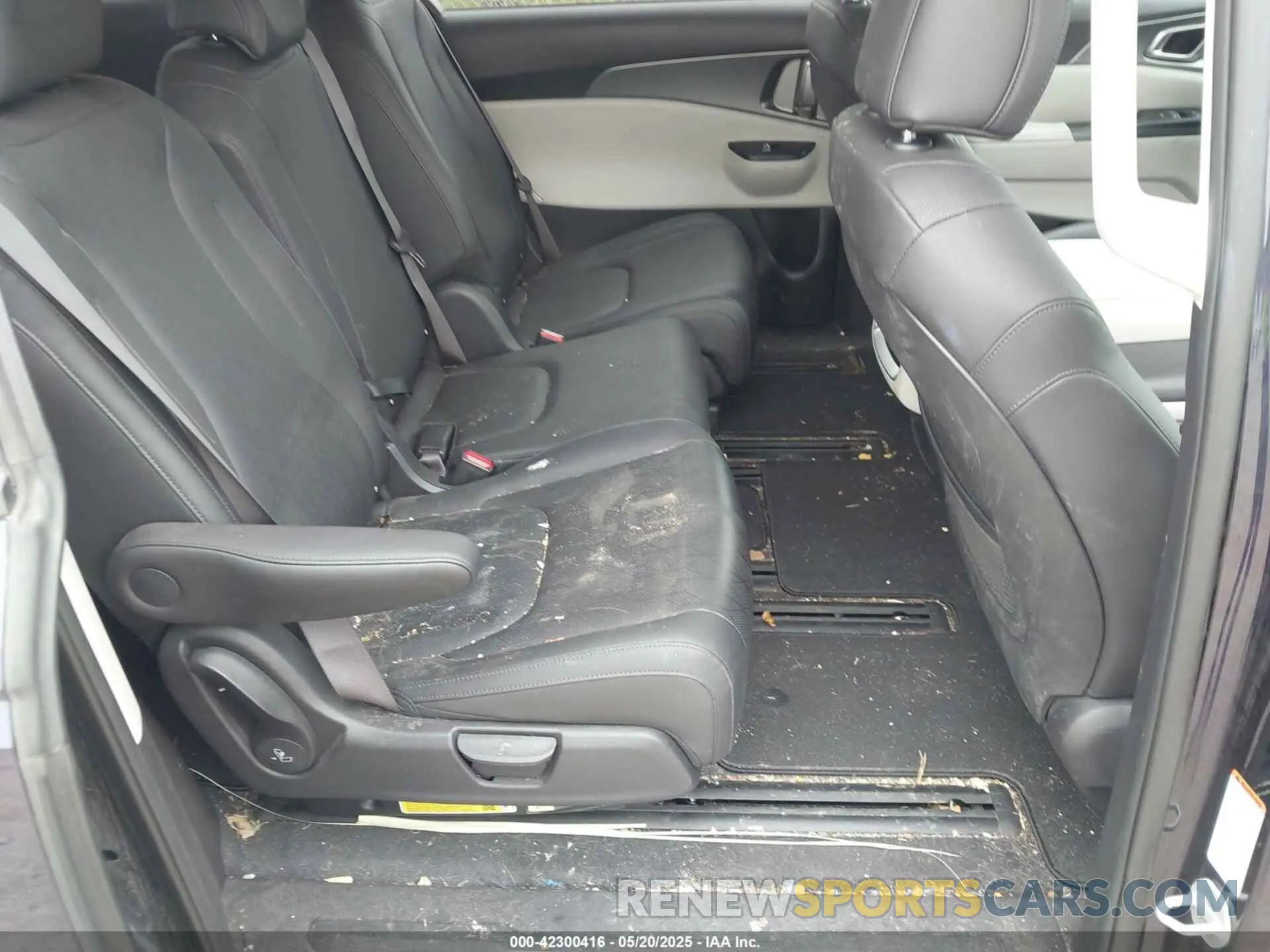 8 Фотография поврежденного автомобиля KNDNB4H35R6350739 KIA CARNIVAL MPV 2024