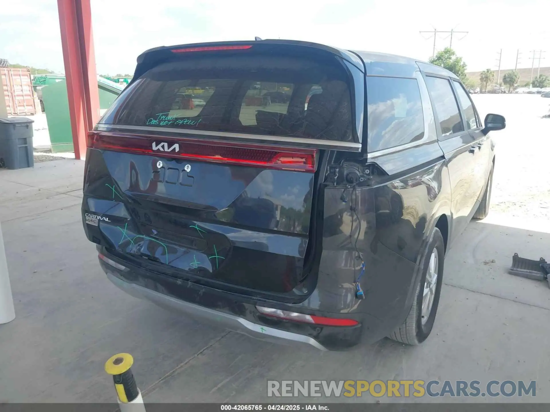 4 Фотография поврежденного автомобиля KNDNB4H36R6442183 KIA CARNIVAL MPV 2024