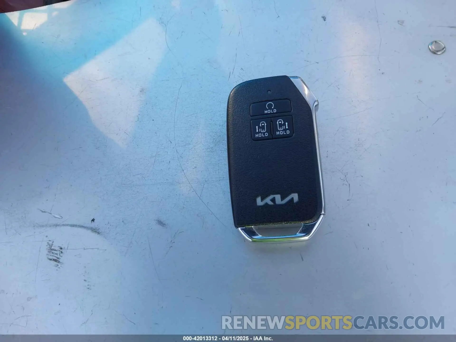 11 Photograph of a damaged car KNDNB4H38R6383380 KIA CARNIVAL MPV 2024