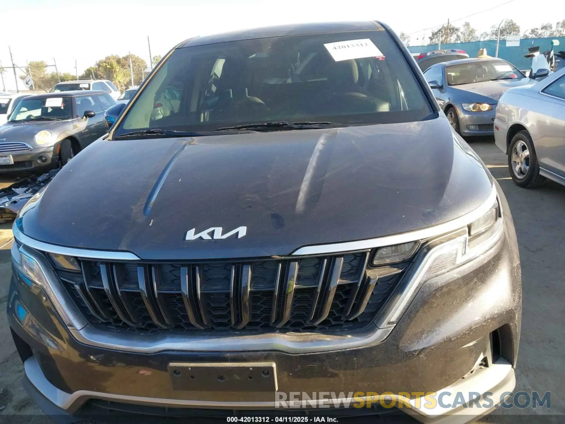 13 Photograph of a damaged car KNDNB4H38R6383380 KIA CARNIVAL MPV 2024