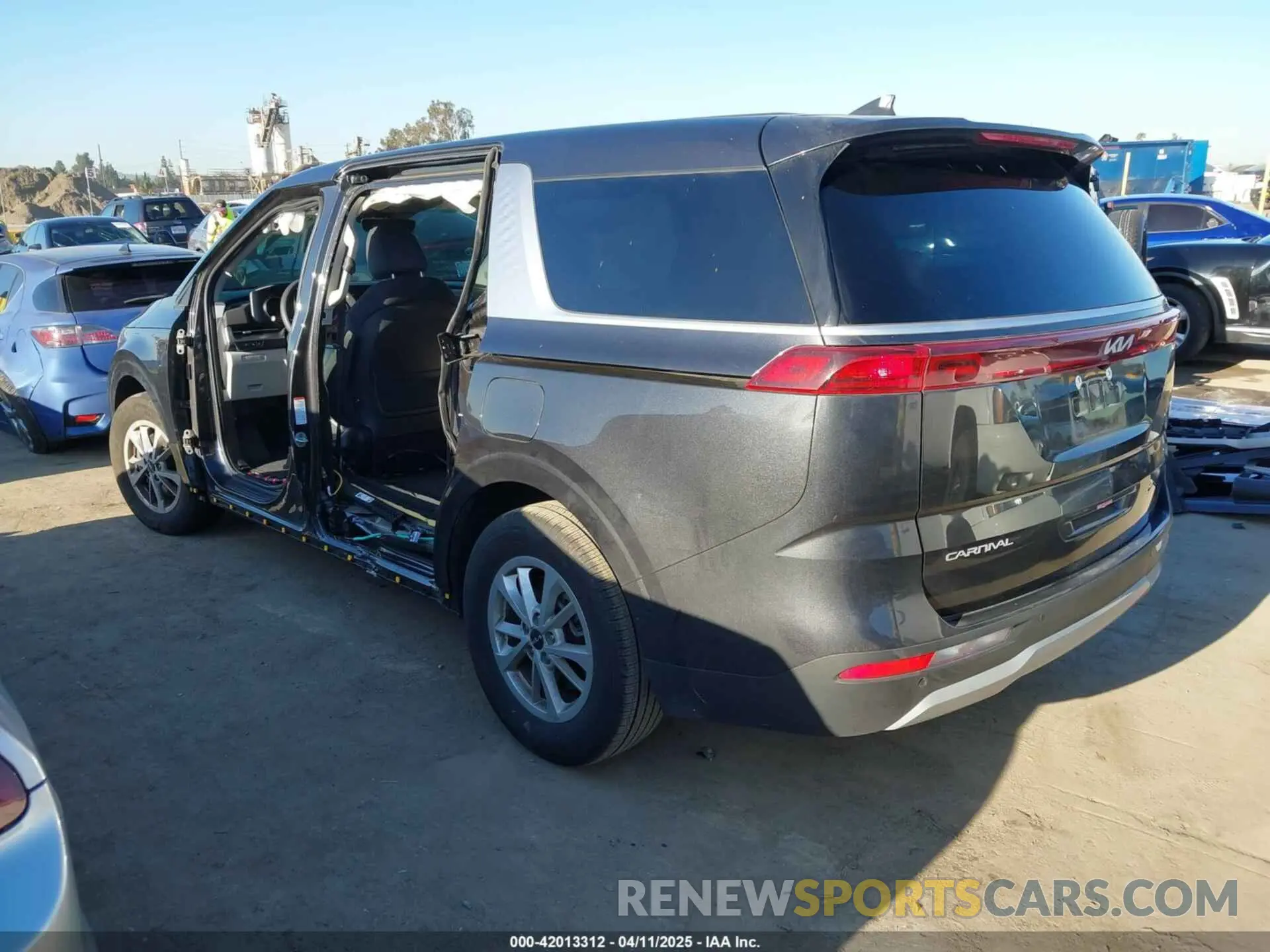 3 Photograph of a damaged car KNDNB4H38R6383380 KIA CARNIVAL MPV 2024