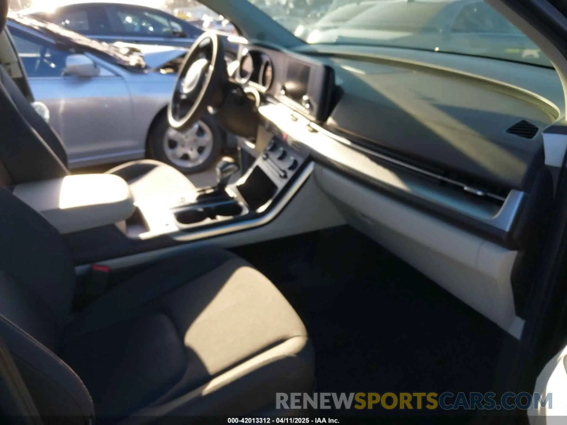 5 Photograph of a damaged car KNDNB4H38R6383380 KIA CARNIVAL MPV 2024