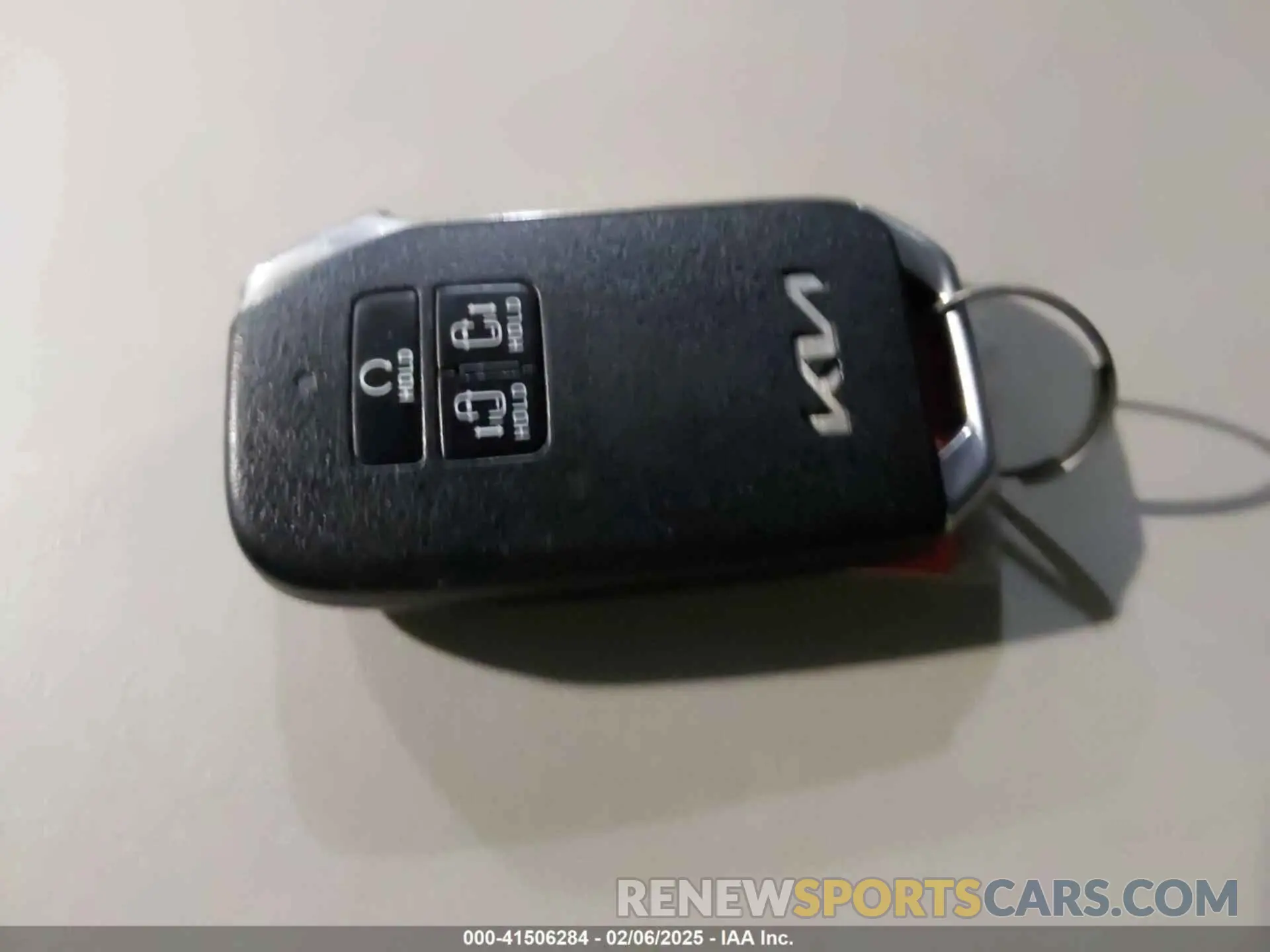 10 Фотография поврежденного автомобиля KNDNB4H39R6341607 KIA CARNIVAL MPV 2024