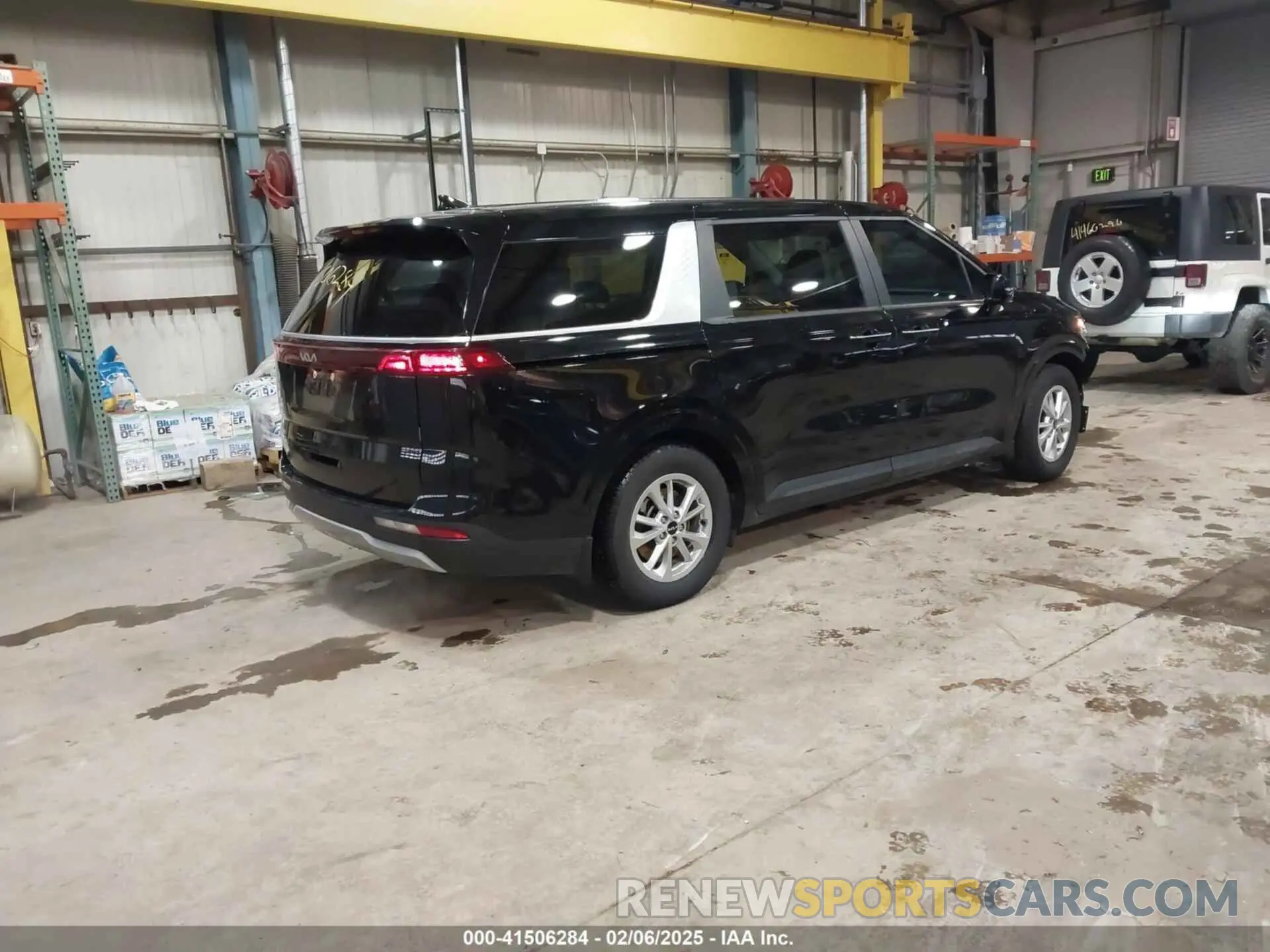 3 Фотография поврежденного автомобиля KNDNB4H39R6341607 KIA CARNIVAL MPV 2024