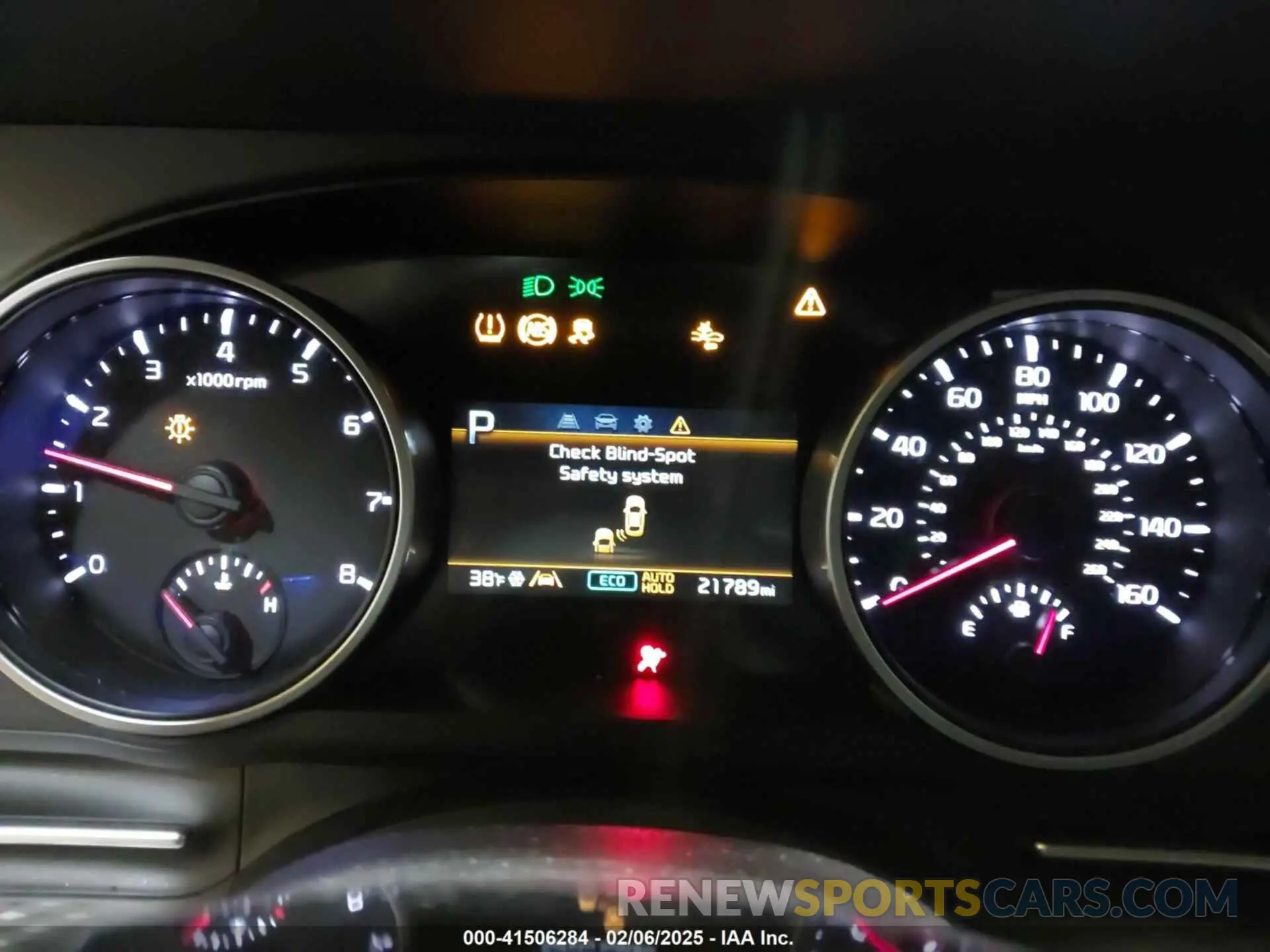 6 Фотография поврежденного автомобиля KNDNB4H39R6341607 KIA CARNIVAL MPV 2024
