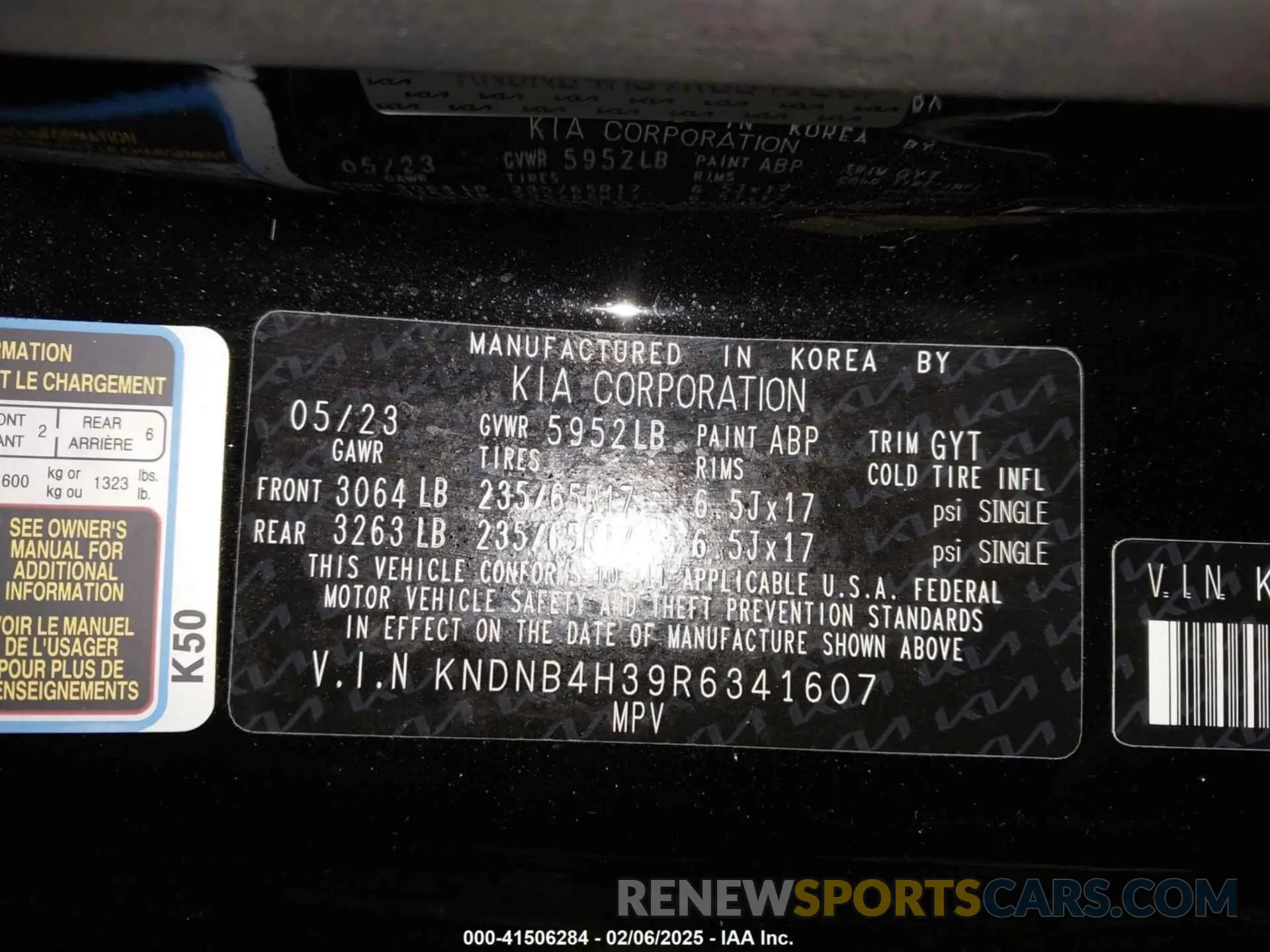8 Фотография поврежденного автомобиля KNDNB4H39R6341607 KIA CARNIVAL MPV 2024